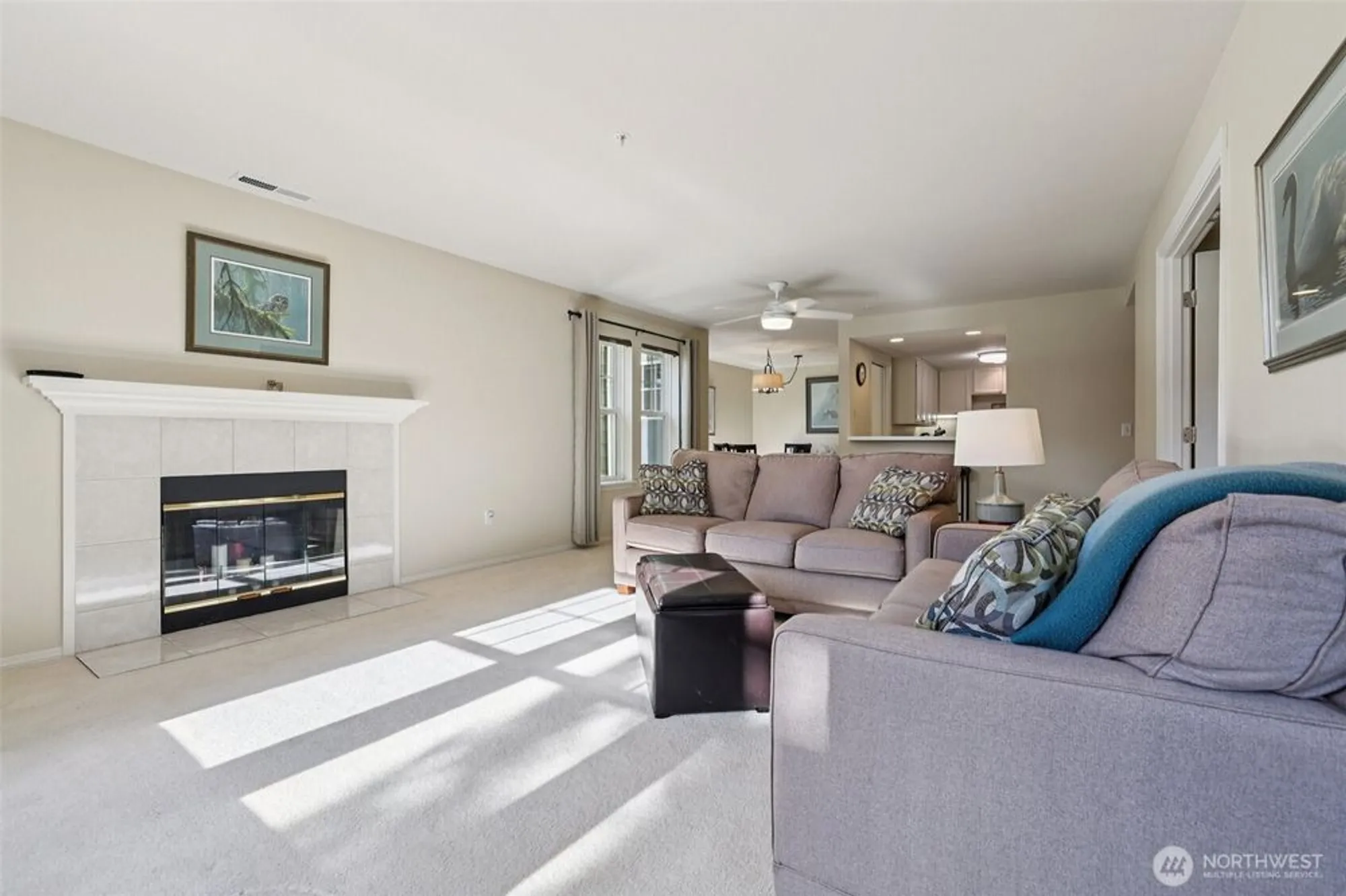 Property Slideshow image 4 of 32 | 4109 224th ln 207, Issaquah, WA, 98029