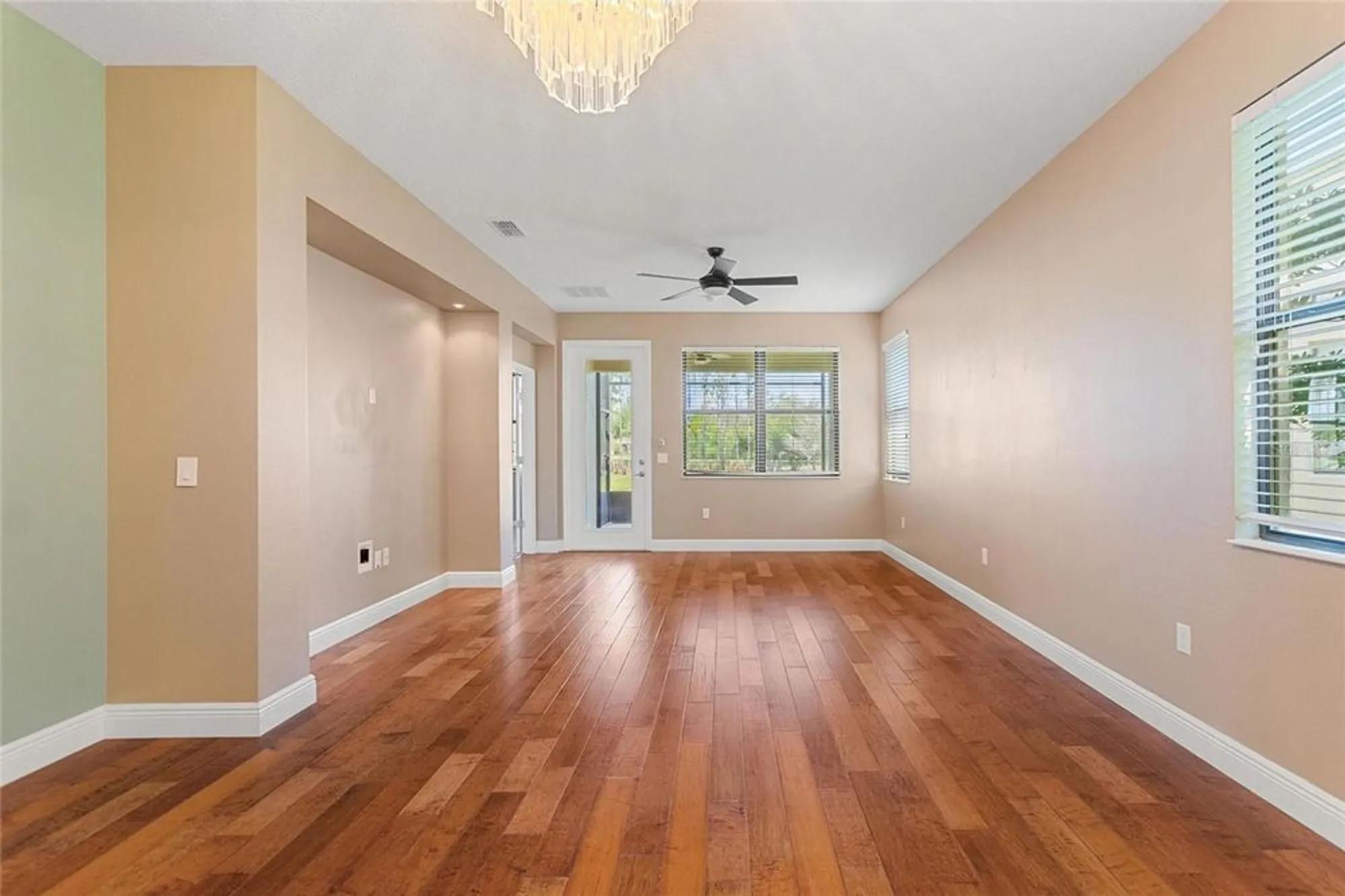 Property Slideshow image 4 of 44 | 555 presido park pl, Kissimmee, FL, 34759