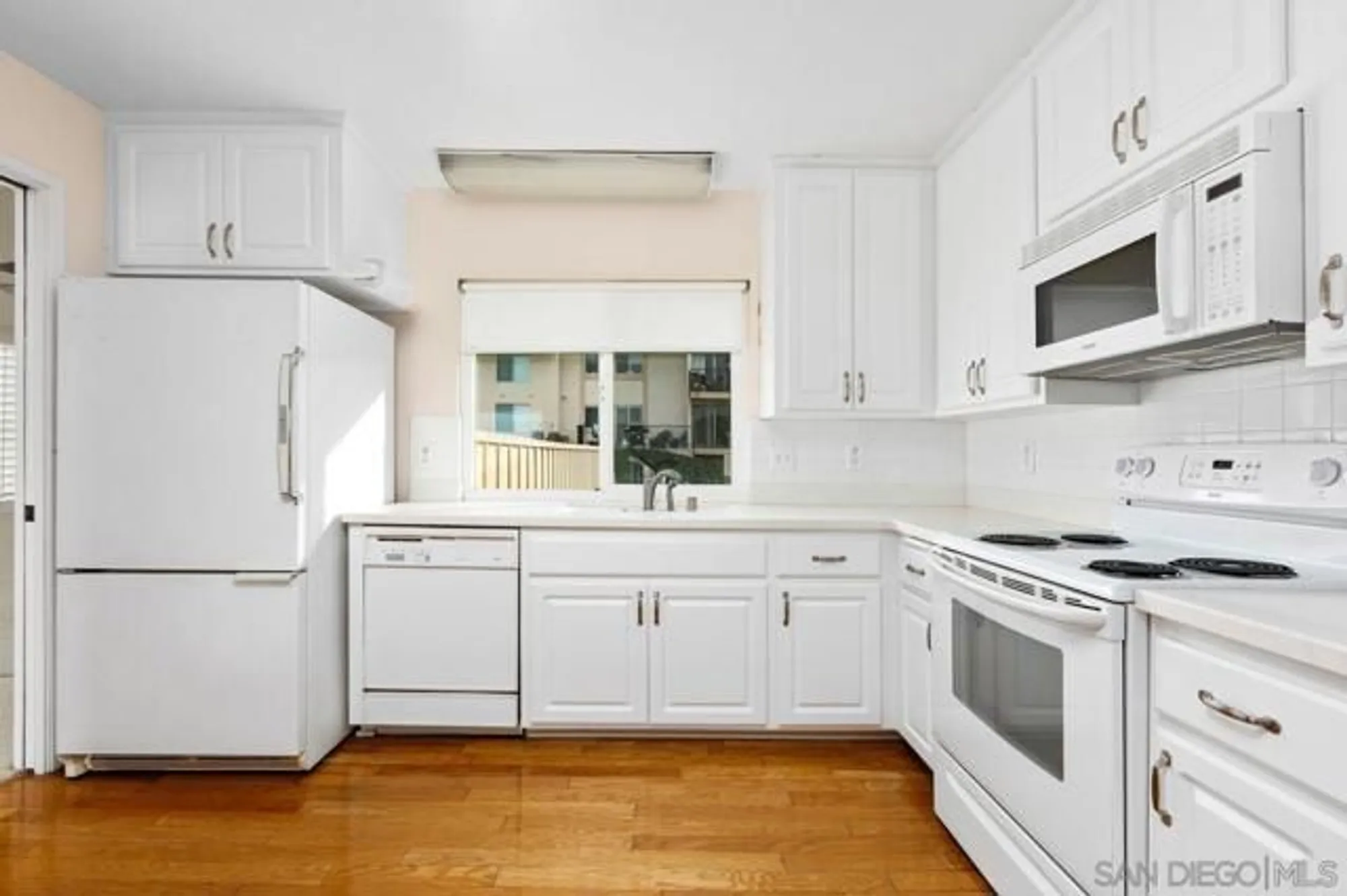 Property Slideshow image 11 of 39 | 17465 plaza animado 147, San Diego, CA, 92128