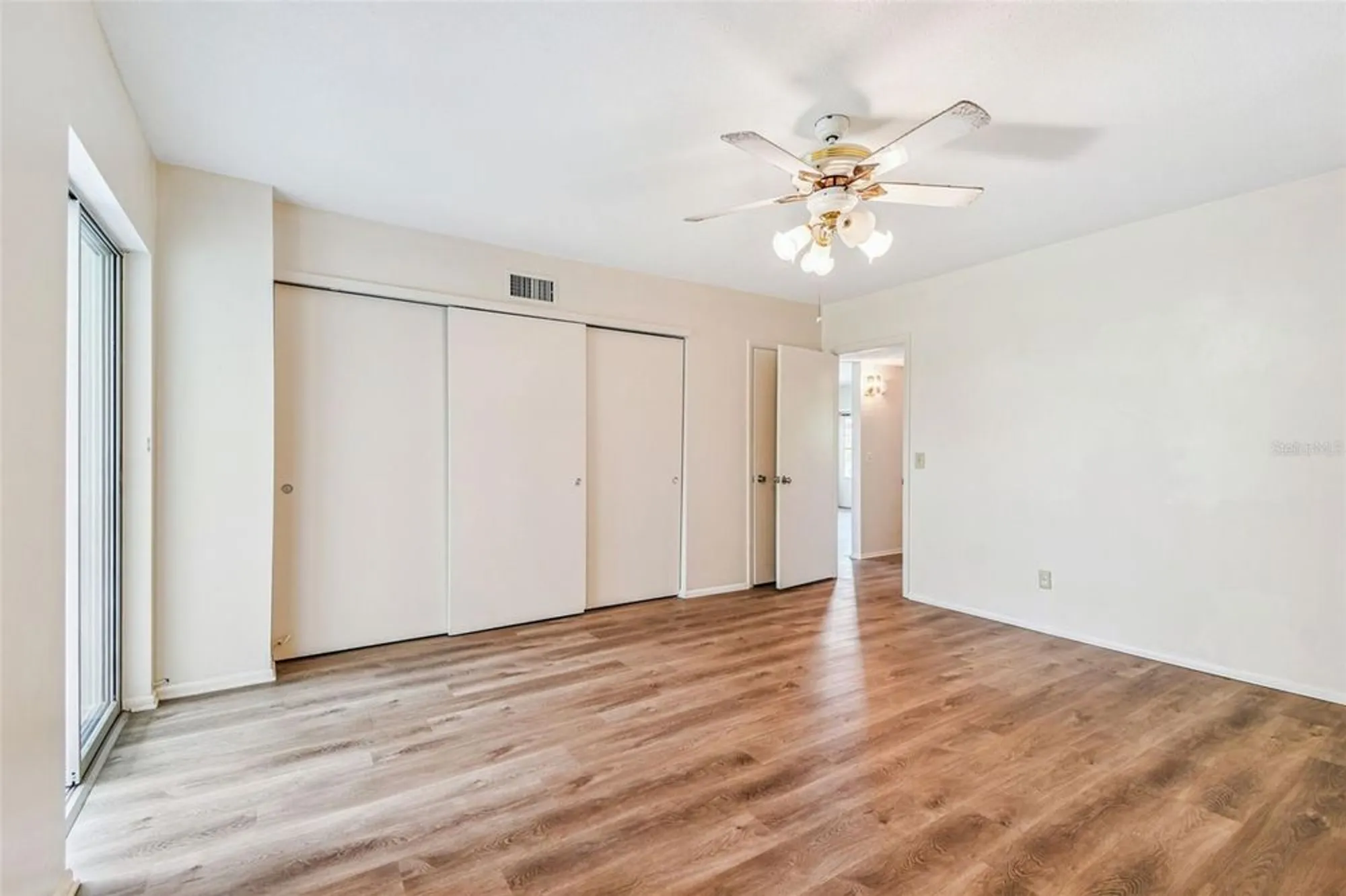 Property Slideshow image 36 of 55 | 2071 australia way 59, Clearwater, FL, 33763