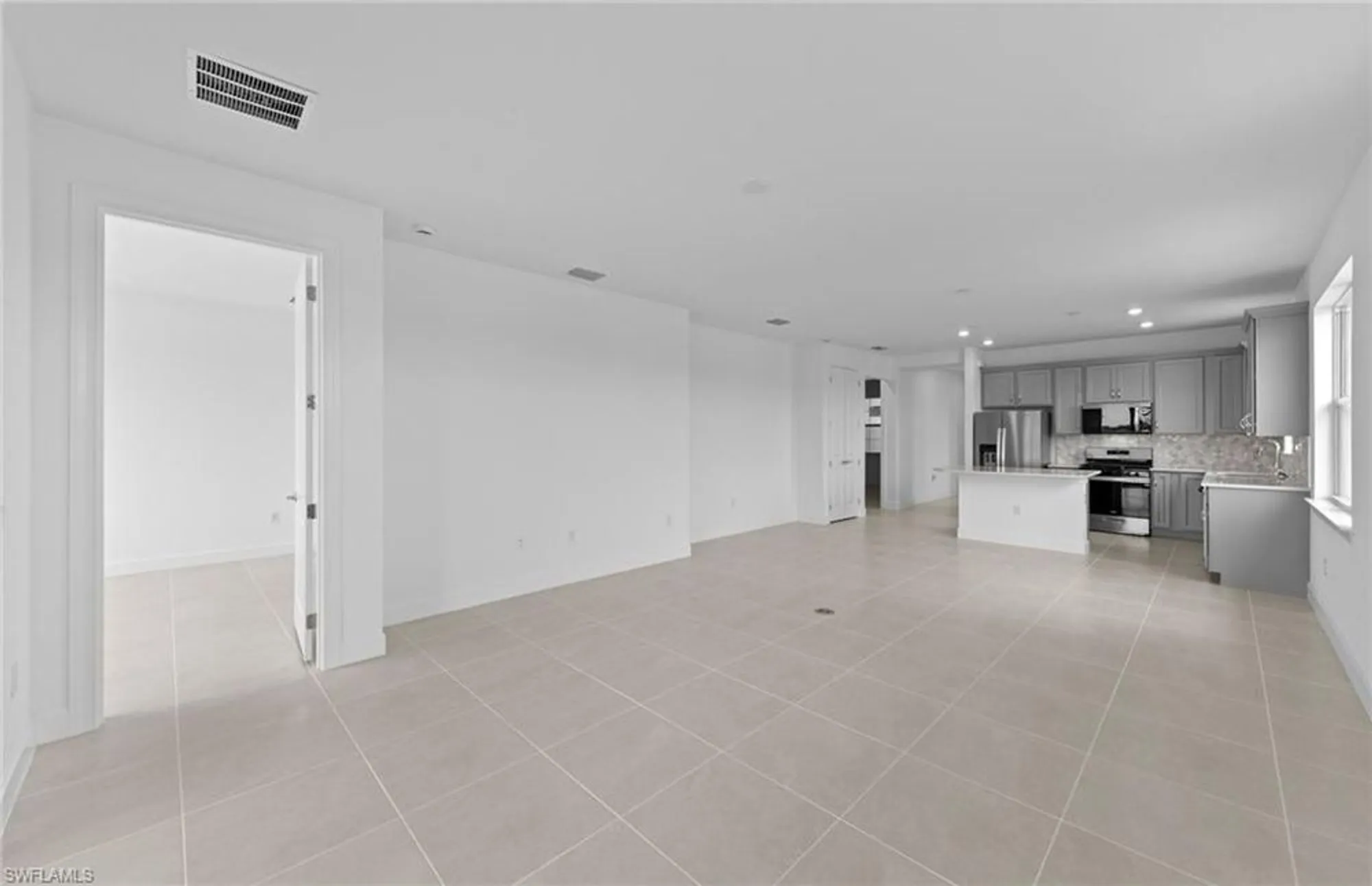 Property Slideshow image 7 of 28 | 12646 pyrite ct, Alva, FL, 33920