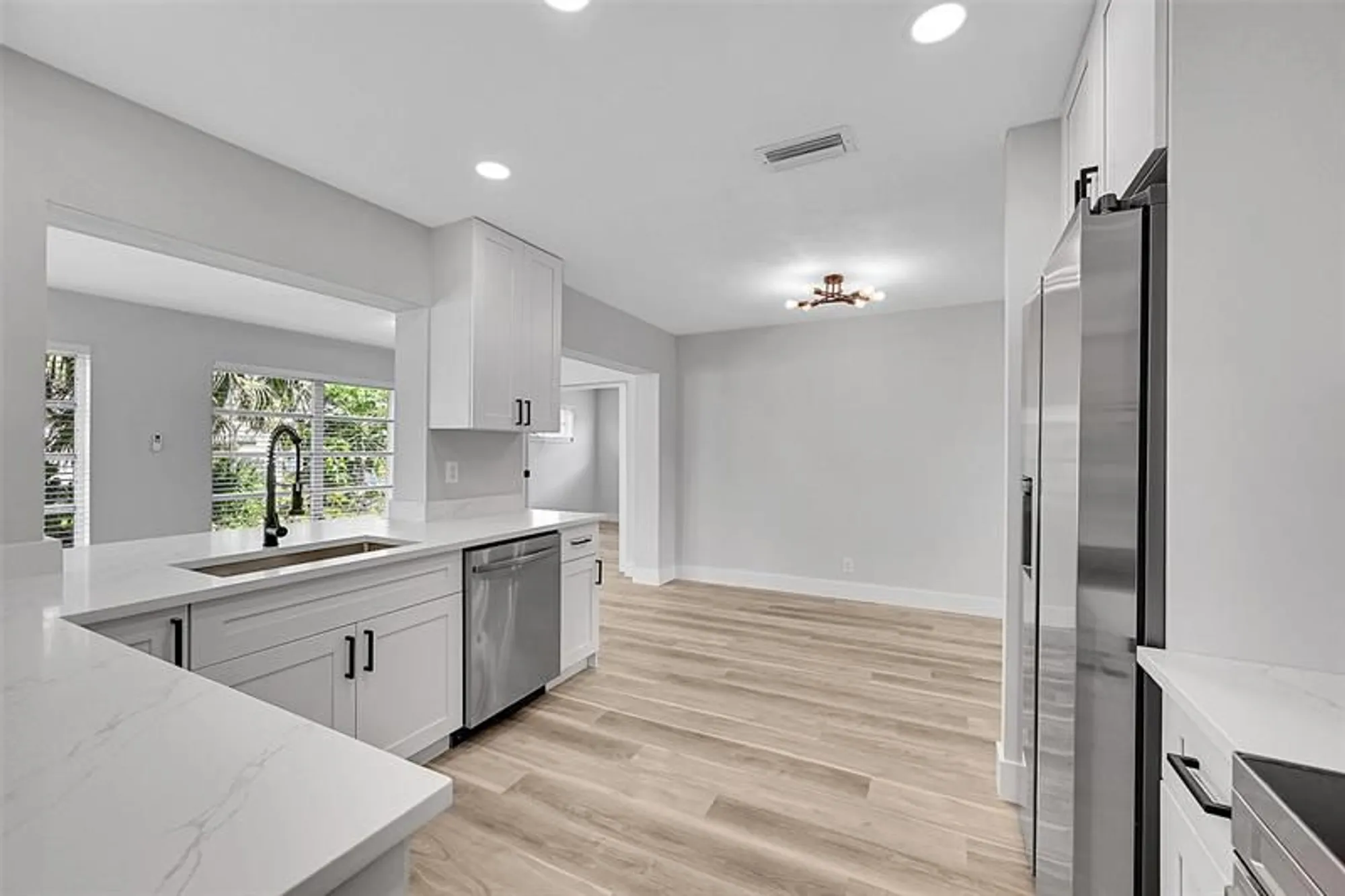 Property Slideshow image 13 of 35 | 6925 nw 11th st, Margate, FL, 33063