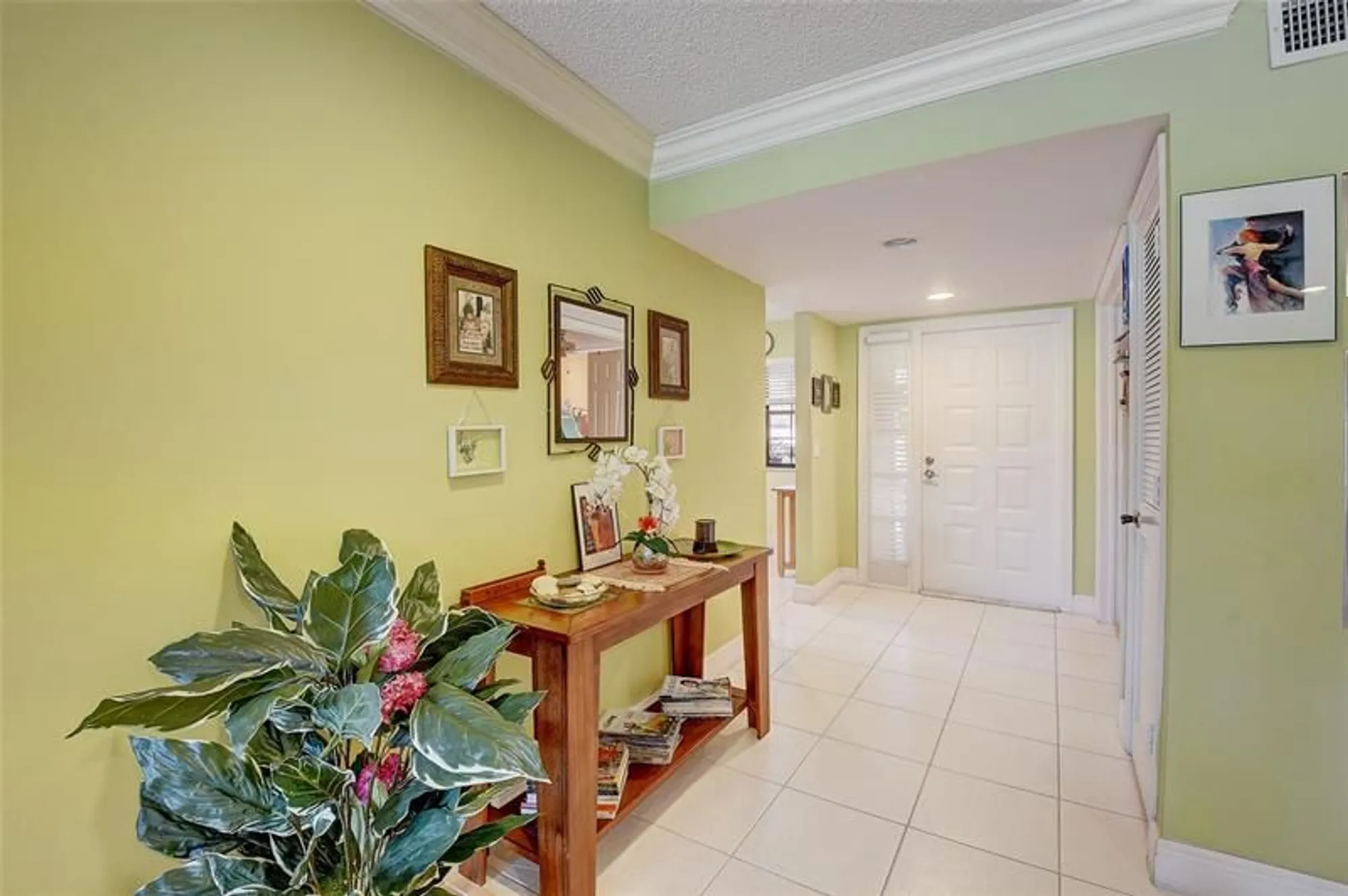 Property Slideshow image 8 of 75 | 6422 aspen glen cir # 206, Boynton Beach, FL, 33437