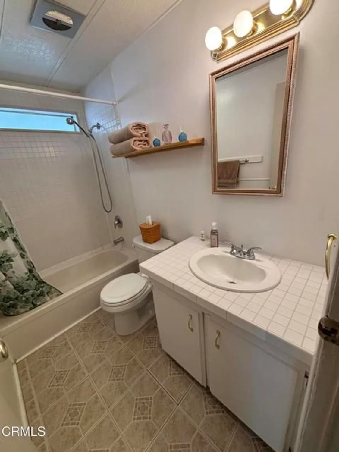 Property Slideshow image 16 of 52 | 28721 via el avion, Murrieta, CA, 92563