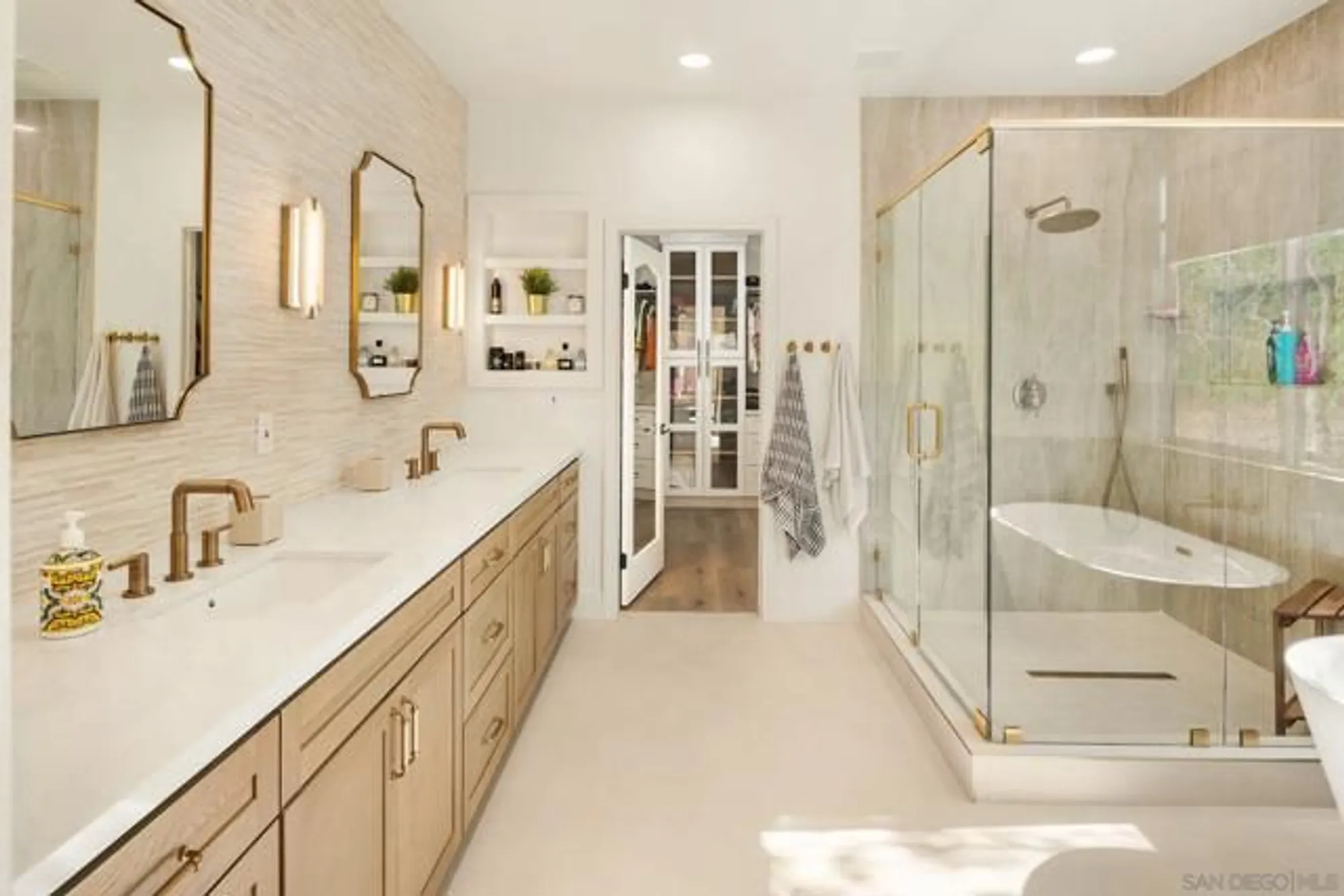 Property Slideshow image 37 of 61 | 10528 pinion trl, Escondido, CA, 92026