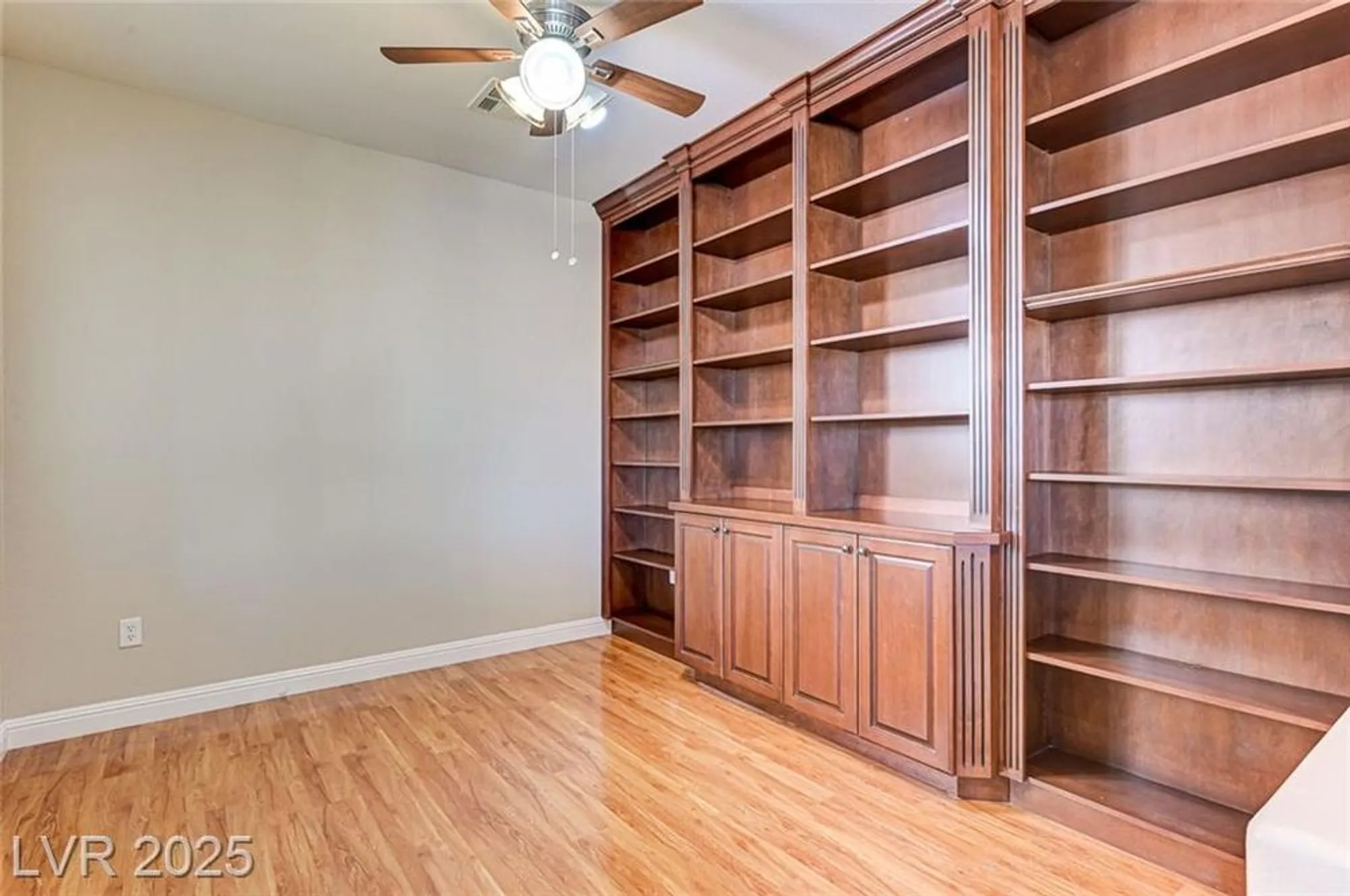 Property Slideshow image 20 of 65 | 10532 riva grande ct, Las Vegas, NV, 89135