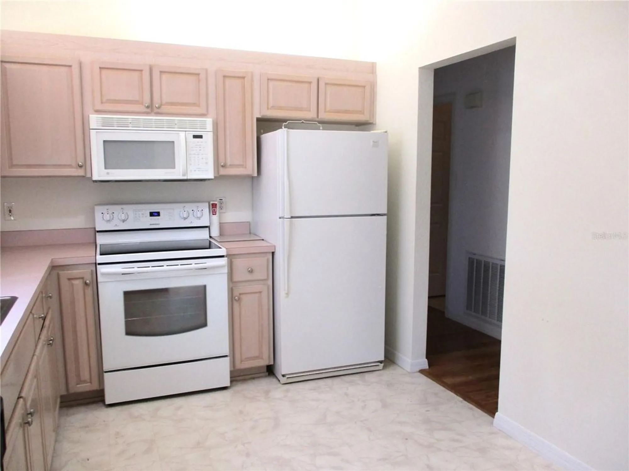 Property Slideshow image 16 of 81 | 11287 sw 136th pl, Dunnellon, FL, 34432