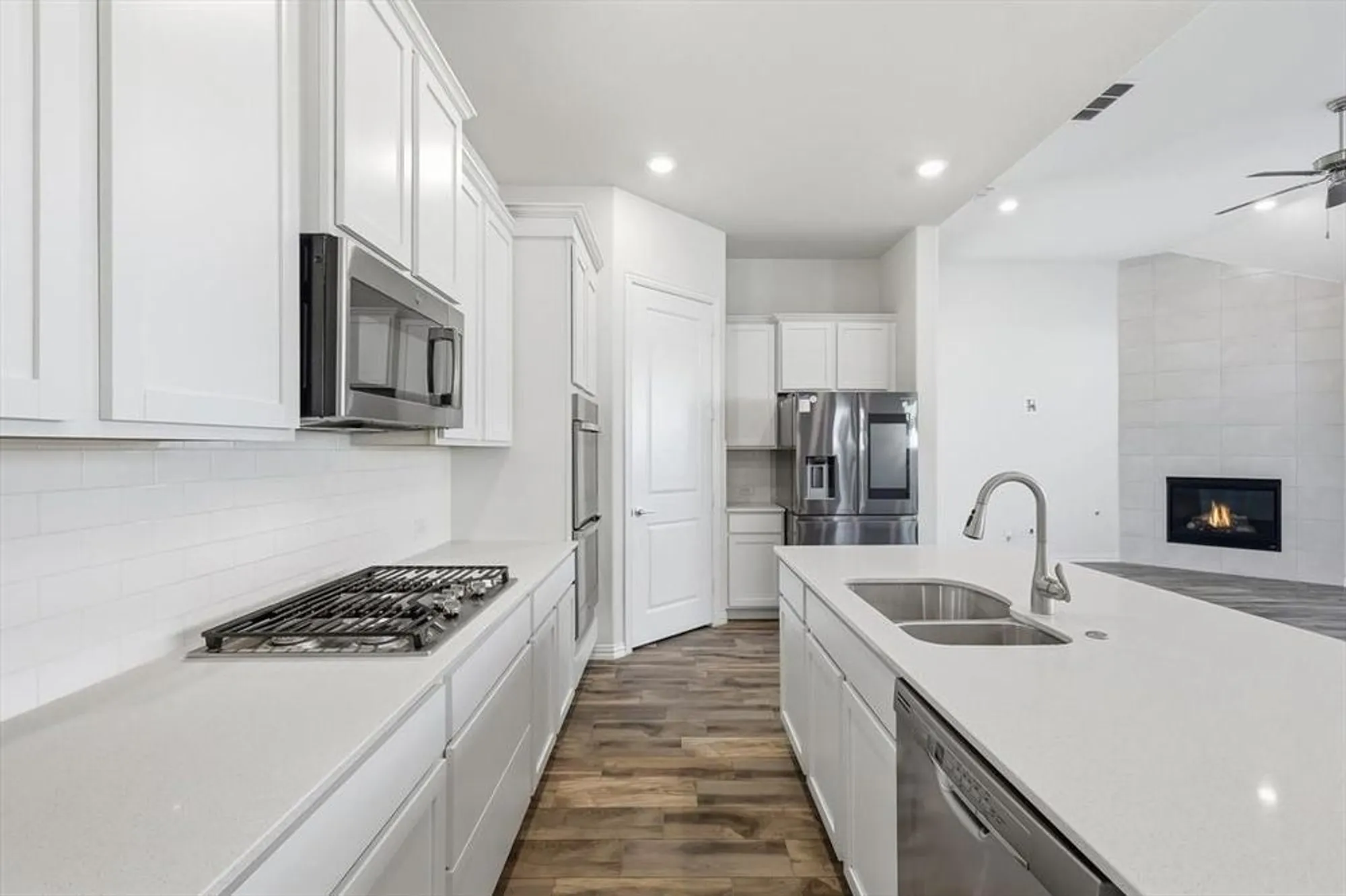 Property Slideshow image 17 of 40 | 4826 forest crest pkwy, Arlington, TX, 76005