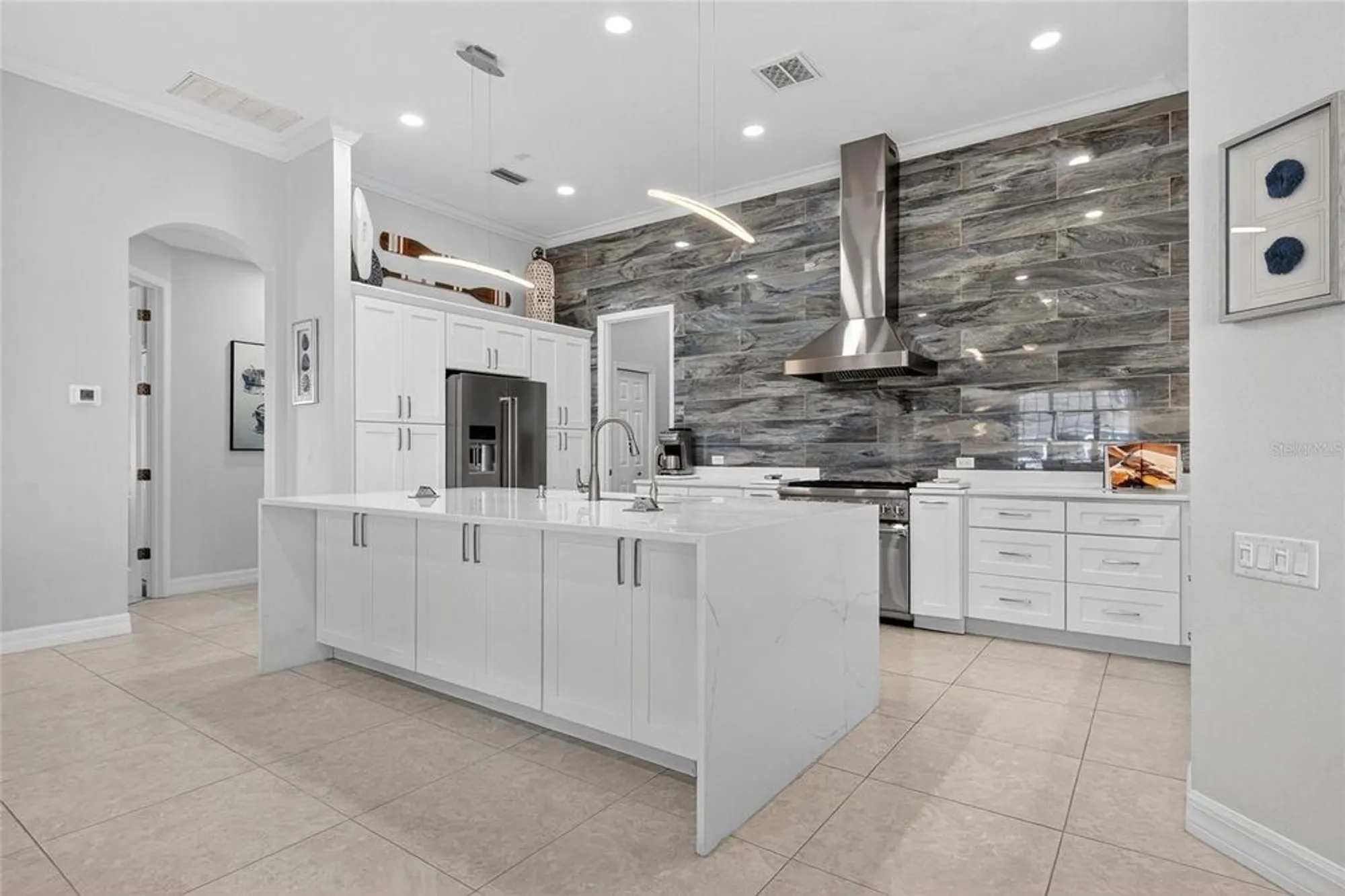 Property Slideshow image 31 of 99 | 719 islebay dr, Apollo Beach, FL, 33572