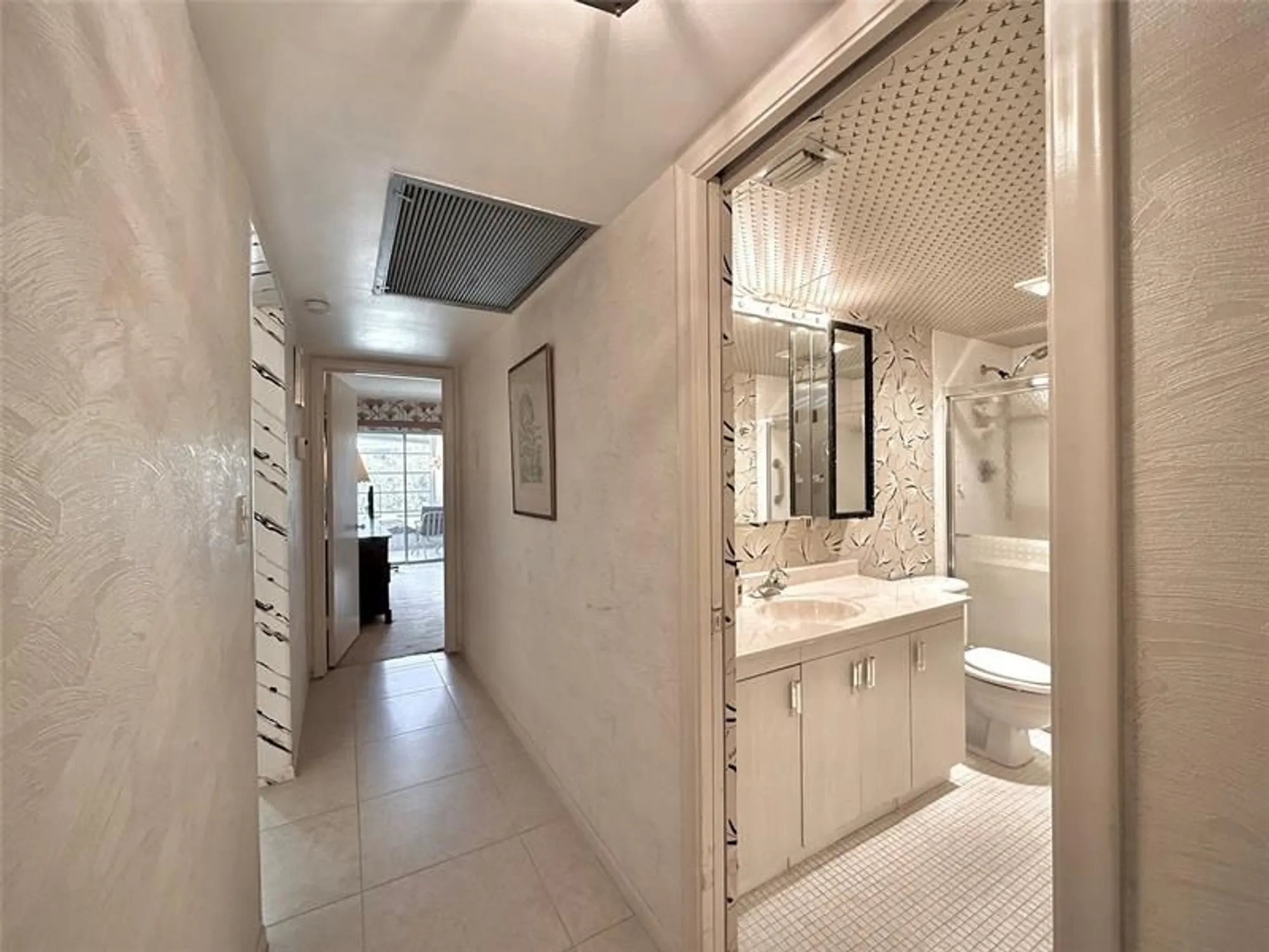 Property Slideshow image 20 of 34 | 2504 antigua ter apt d2, Coconut Creek, FL, 33066