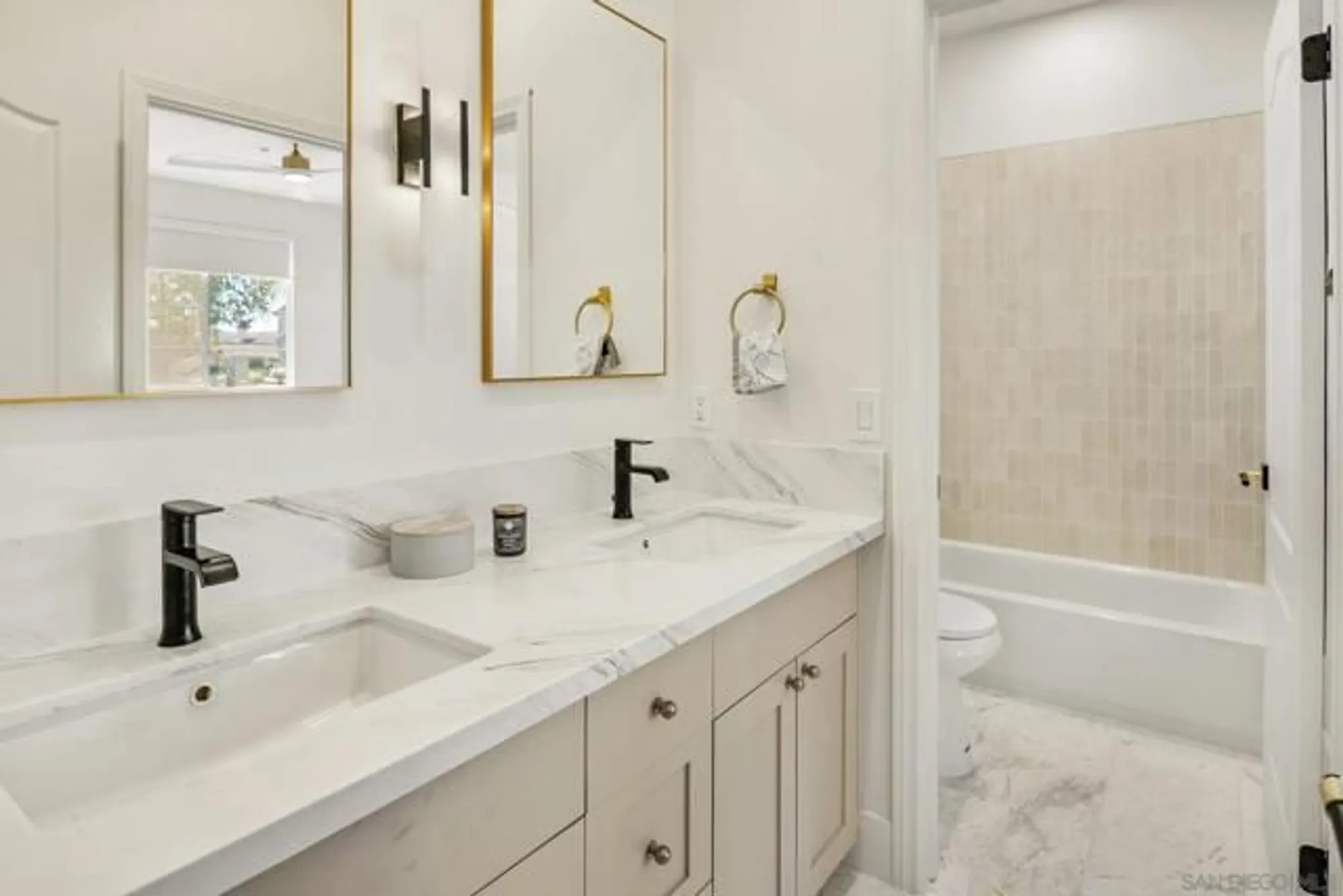 Property Slideshow image 47 of 61 | 10528 pinion trl, Escondido, CA, 92026