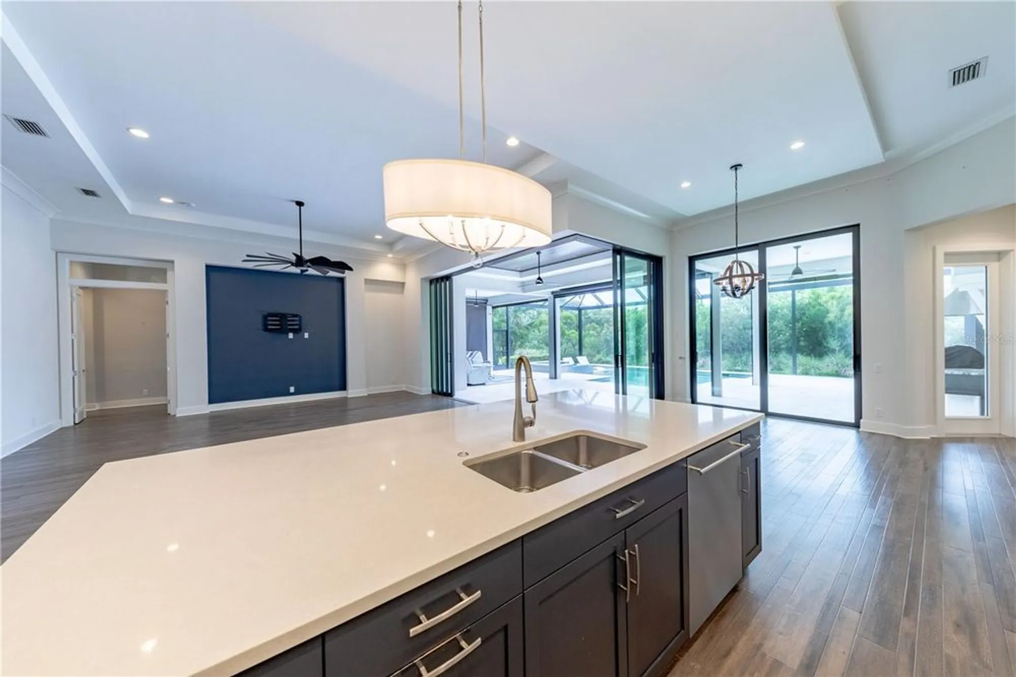 Property Slideshow image 16 of 63 | 5408 greenbrook dr, Sarasota, FL, 34238