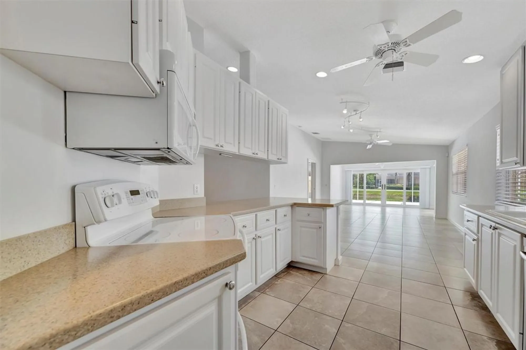 Property Slideshow image 8 of 51 | 5955 benevento dr, Sarasota, FL, 34238