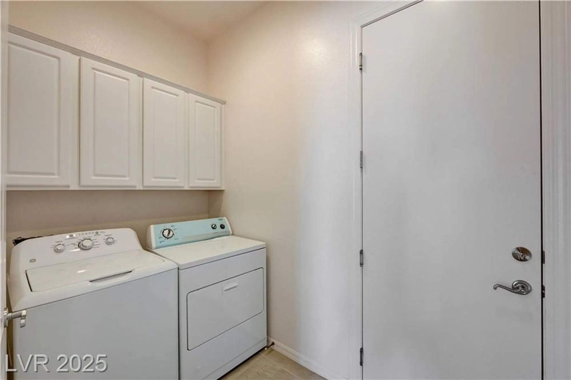 Property Slideshow image 39 of 45 | 2183 clearwater lake dr, Henderson, NV, 89044