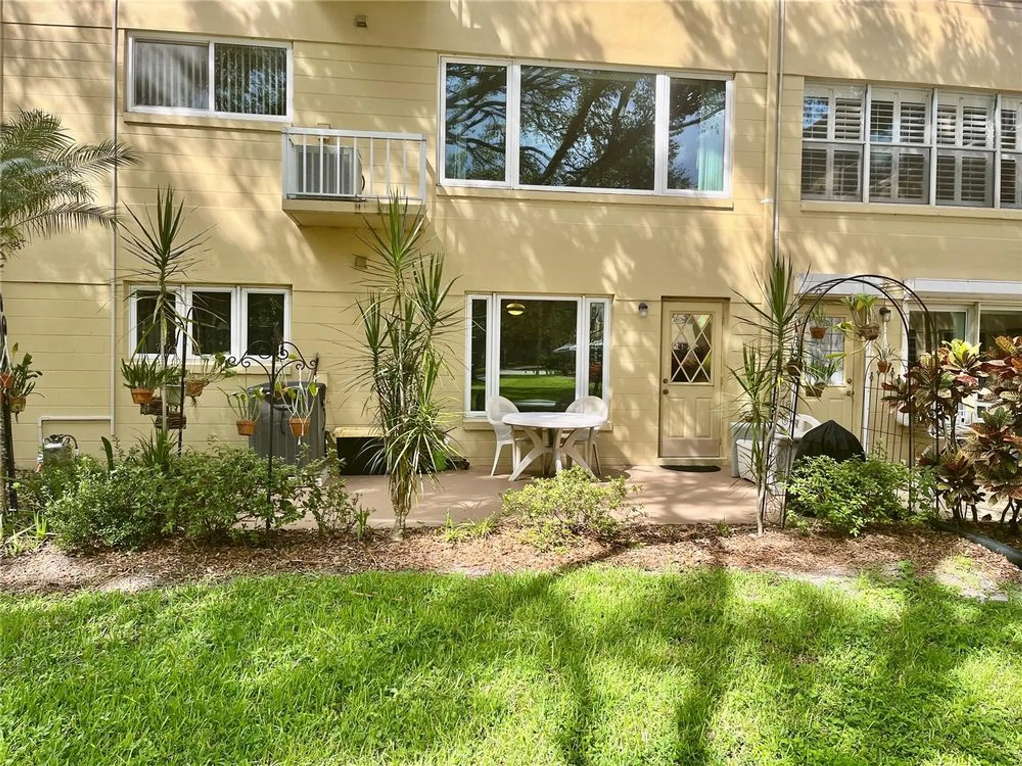 Property Slideshow image 29 of 52 | 2220 spanish dr 14, Clearwater, FL, 33763