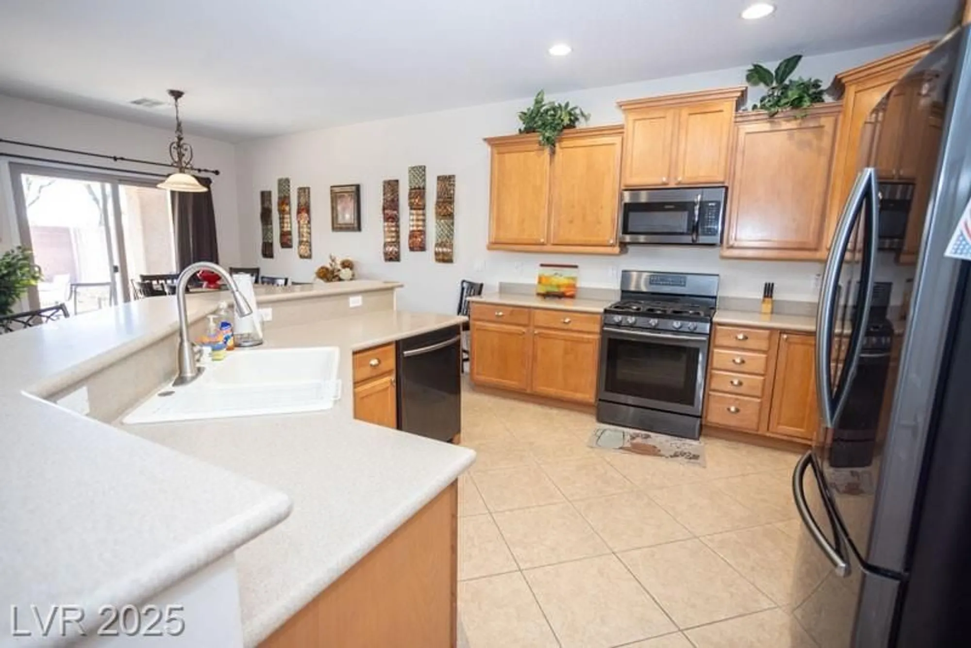 Property Slideshow image 14 of 43 | 5935 saddle horse ave, Las Vegas, NV, 89122