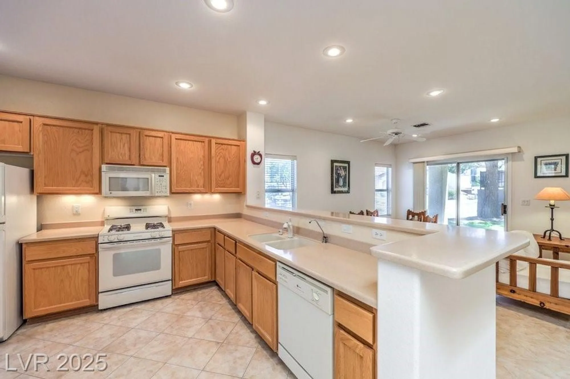 Property Slideshow image 20 of 59 | 1806 tarrant city st, Henderson, NV, 89052