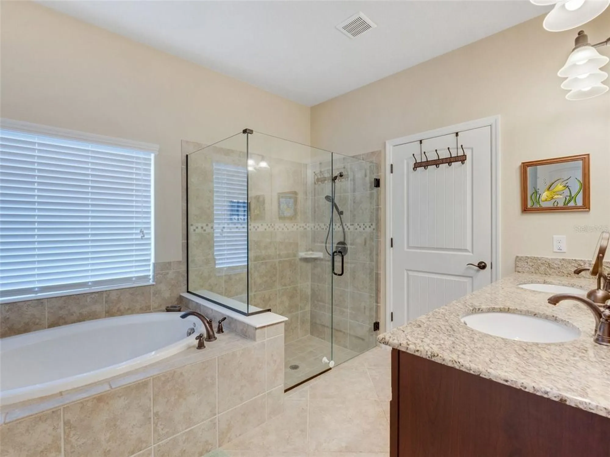 Property Slideshow image 21 of 67 | 208 almeria way, Davenport, FL, 33837