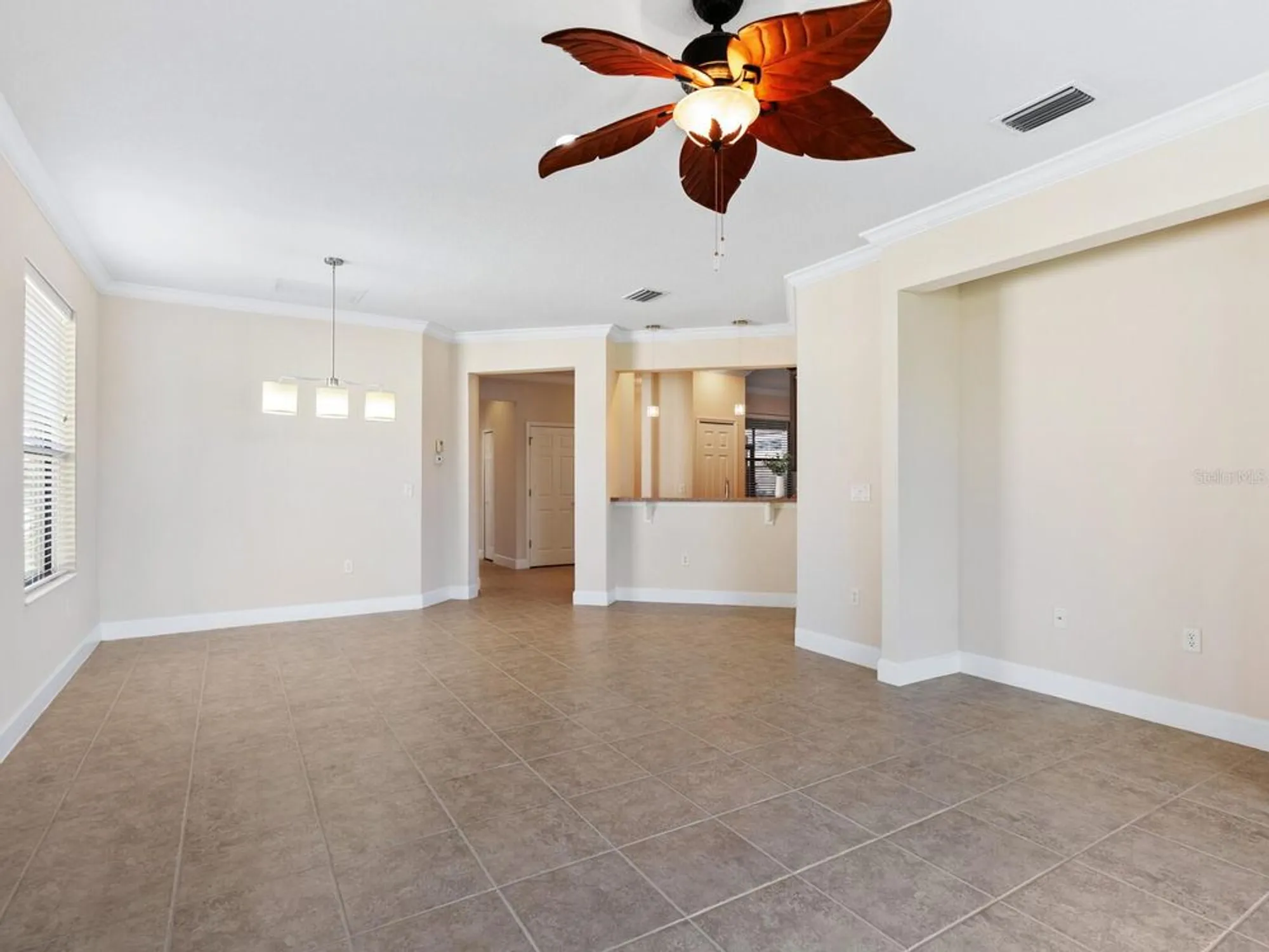Property Slideshow image 10 of 43 | 11187 campazzo dr, Venice, FL, 34292