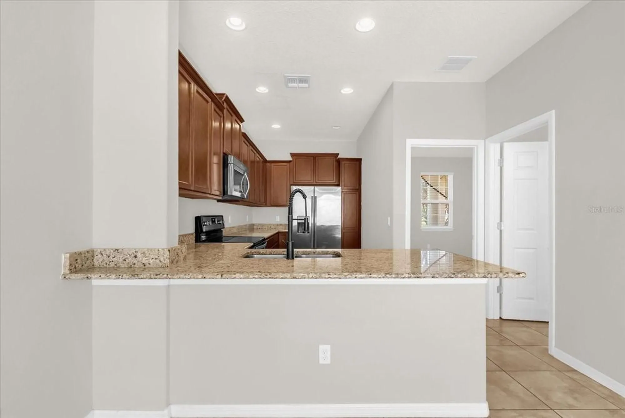 Property Slideshow image 4 of 50 | 11932 lorenza ln, Orlando, FL, 32827