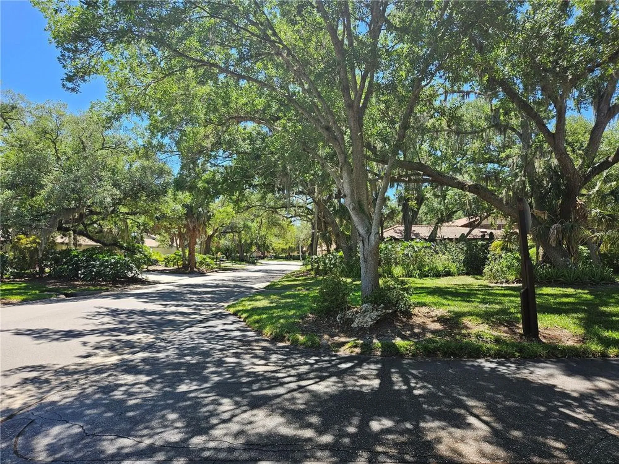 Property Slideshow image 90 of 94 | 7254 oak moss dr 72, Sarasota, FL, 34241