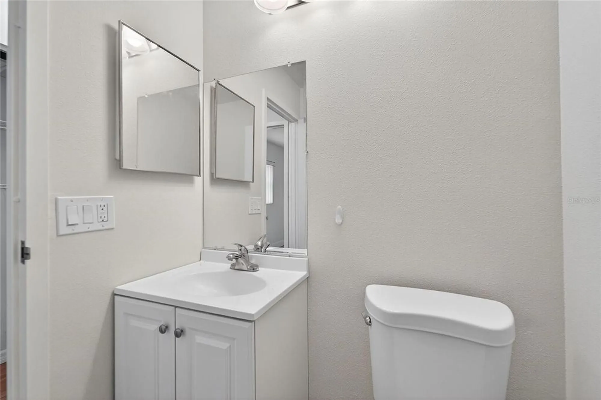 Property Slideshow image 12 of 61 | 1902 andover st apt 203, Sun City Center, FL, 33573