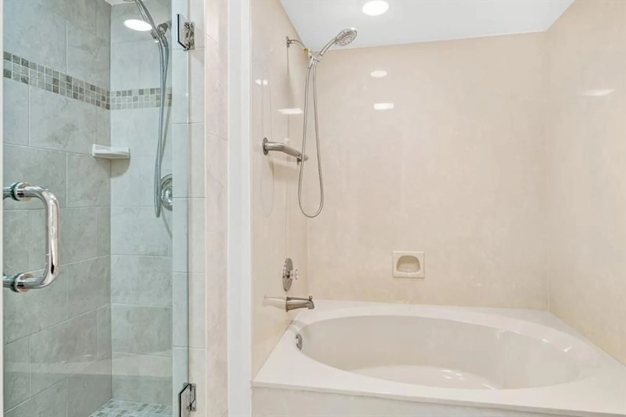Property Slideshow image 18 of 38 | 5021 oak hill ln apt 115, Delray Beach, FL, 33484