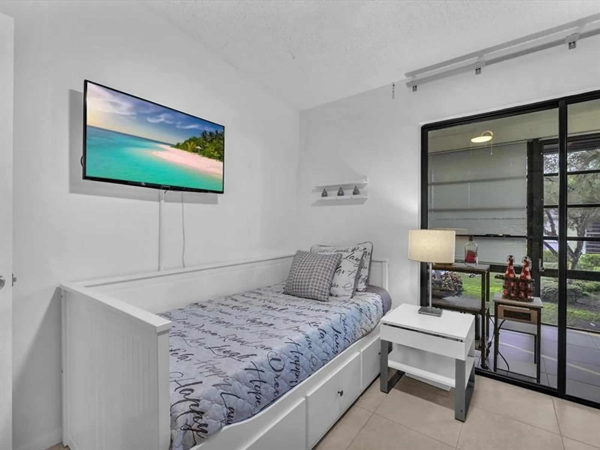 Property Slideshow image 30 of 39 | 7164 ashmont cir 204, Tamarac, FL, 33321