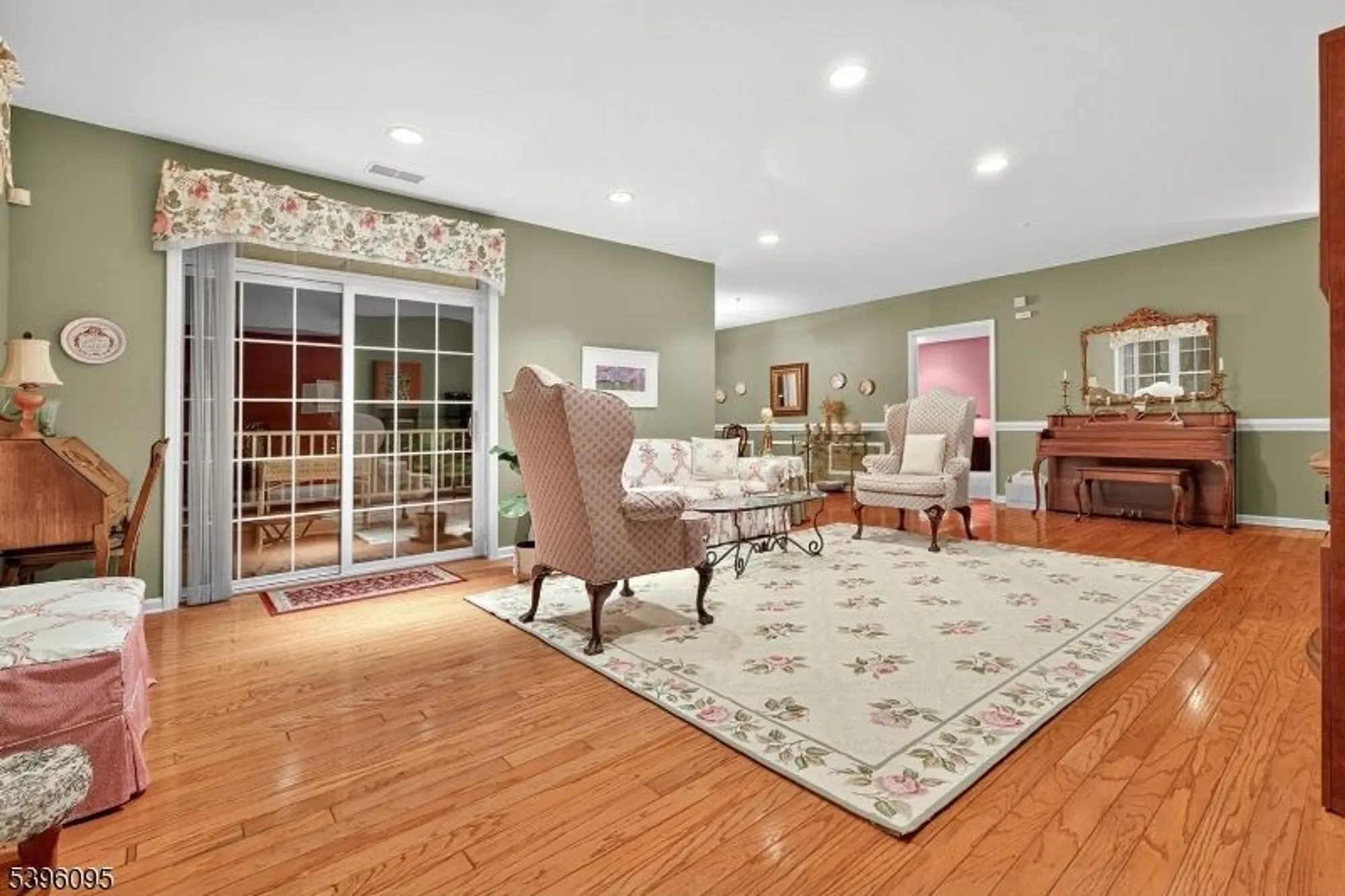 Property Slideshow image 28 of 46 | 2210 johnson dr, Rockaway Boro, NJ, 07866