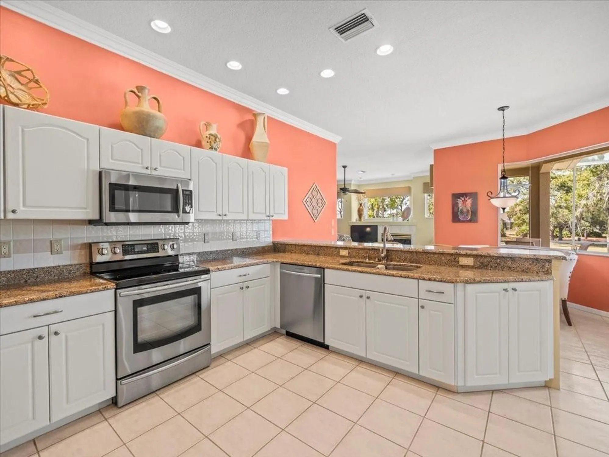 Property Slideshow image 35 of 66 | 9216 tarleton cir, Weeki Wachee, FL, 34613