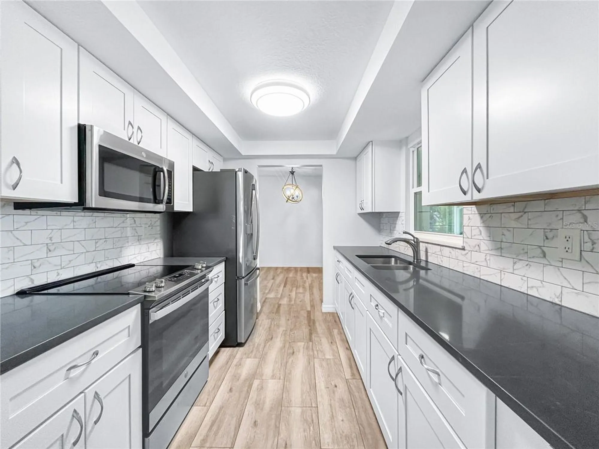 Property Slideshow image 11 of 52 | 1408 w del webb blvd, Sun City Center, FL, 33573