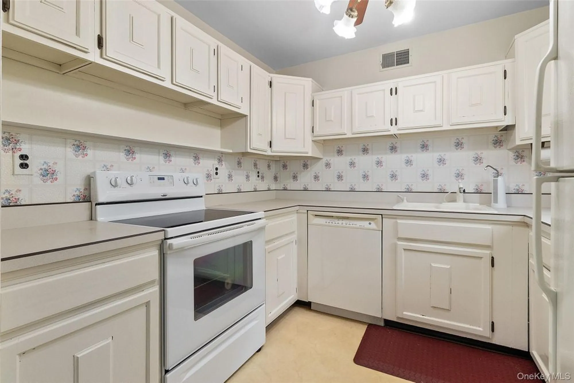 Property Slideshow image 8 of 31 | 84 molly pitcher ln h, Yorktown Heights, NY, 10598