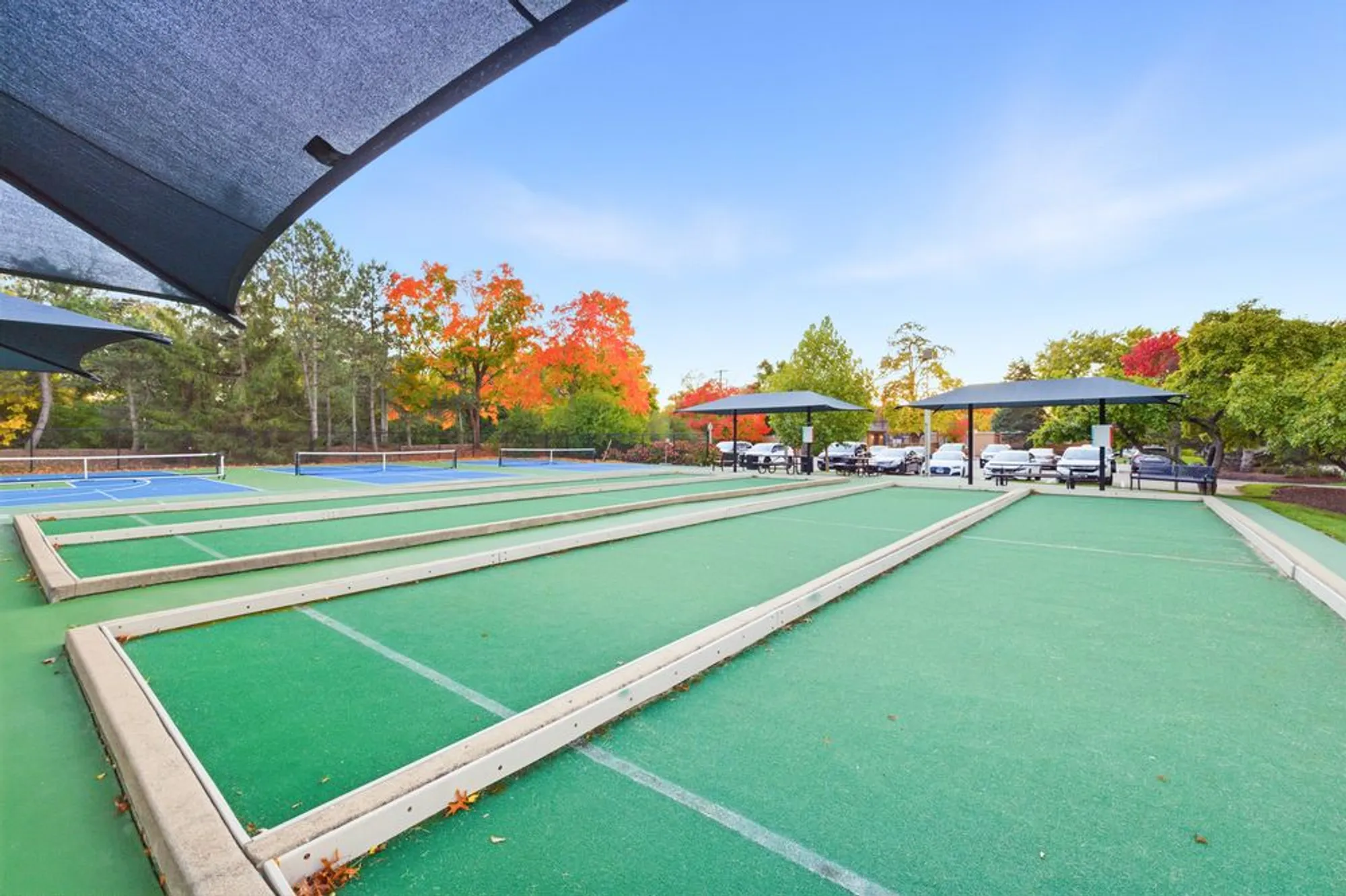 Property Slideshow image 32 of 37 | 294 mallard pt a, Lake Barrington, IL, 60010