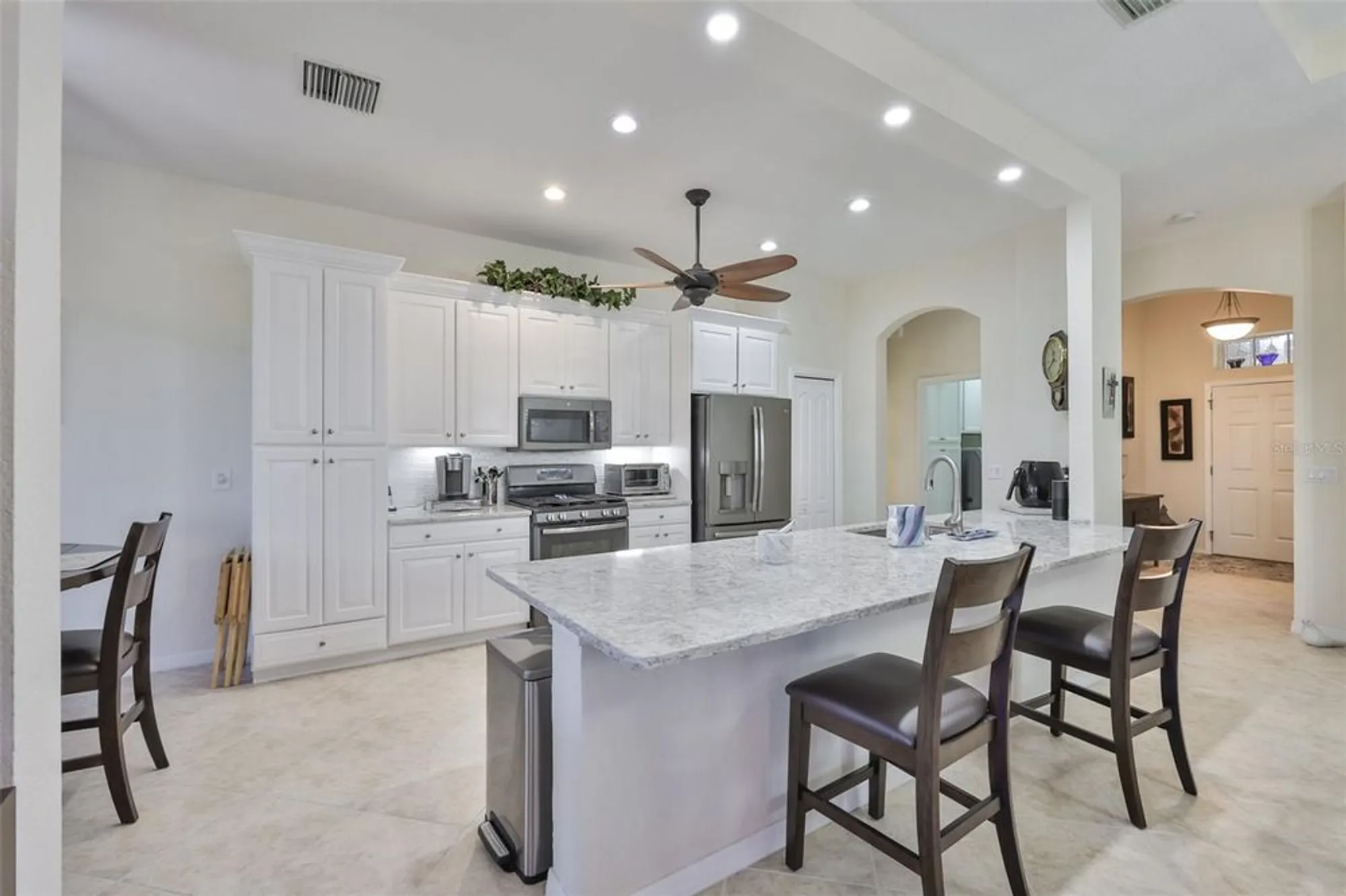 Property Slideshow image 5 of 38 | 818 king leon way, Sun City Center, FL, 33573