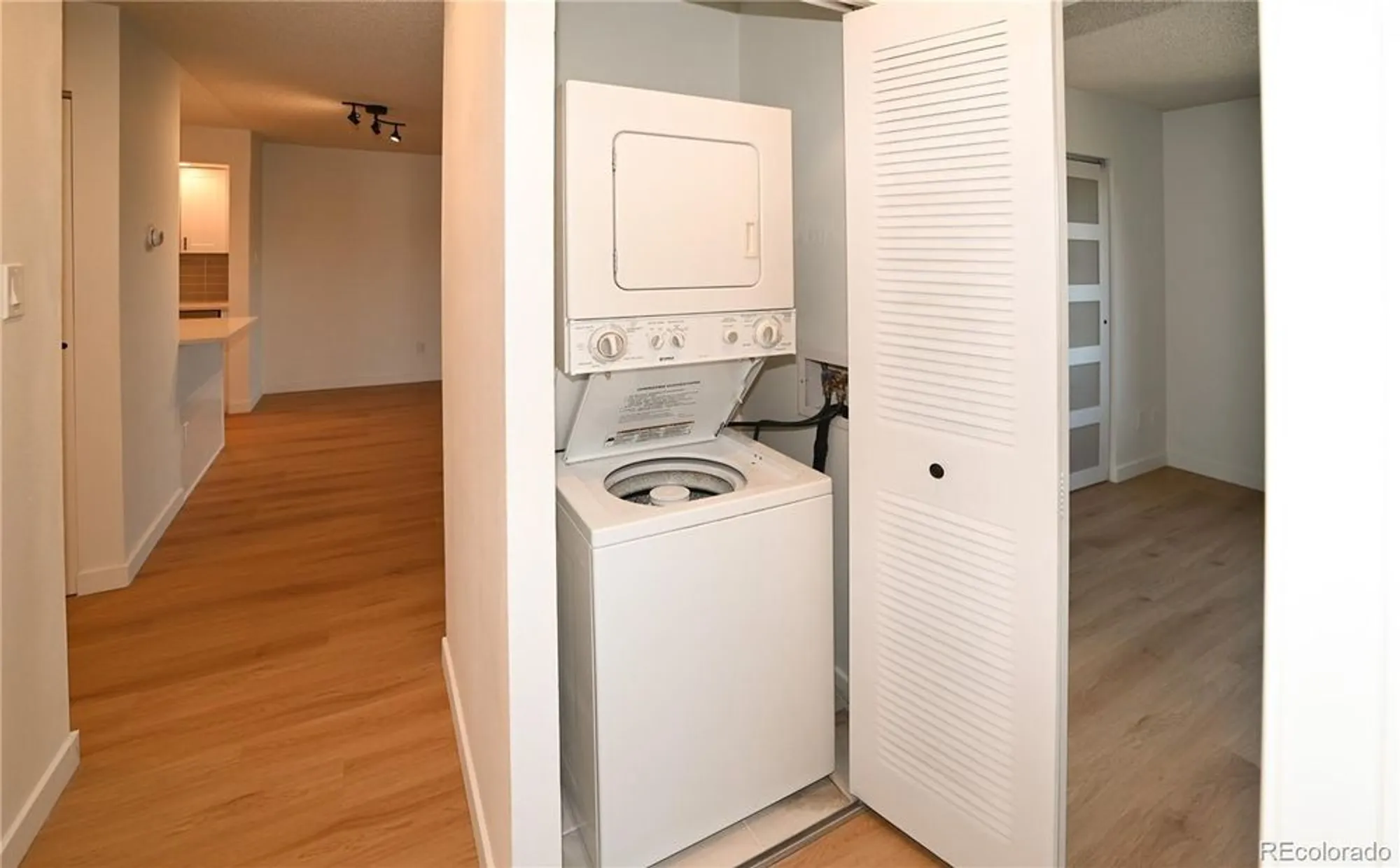 Property Slideshow image 22 of 30 | 13902 e marina dr 412, Aurora, CO, 80014