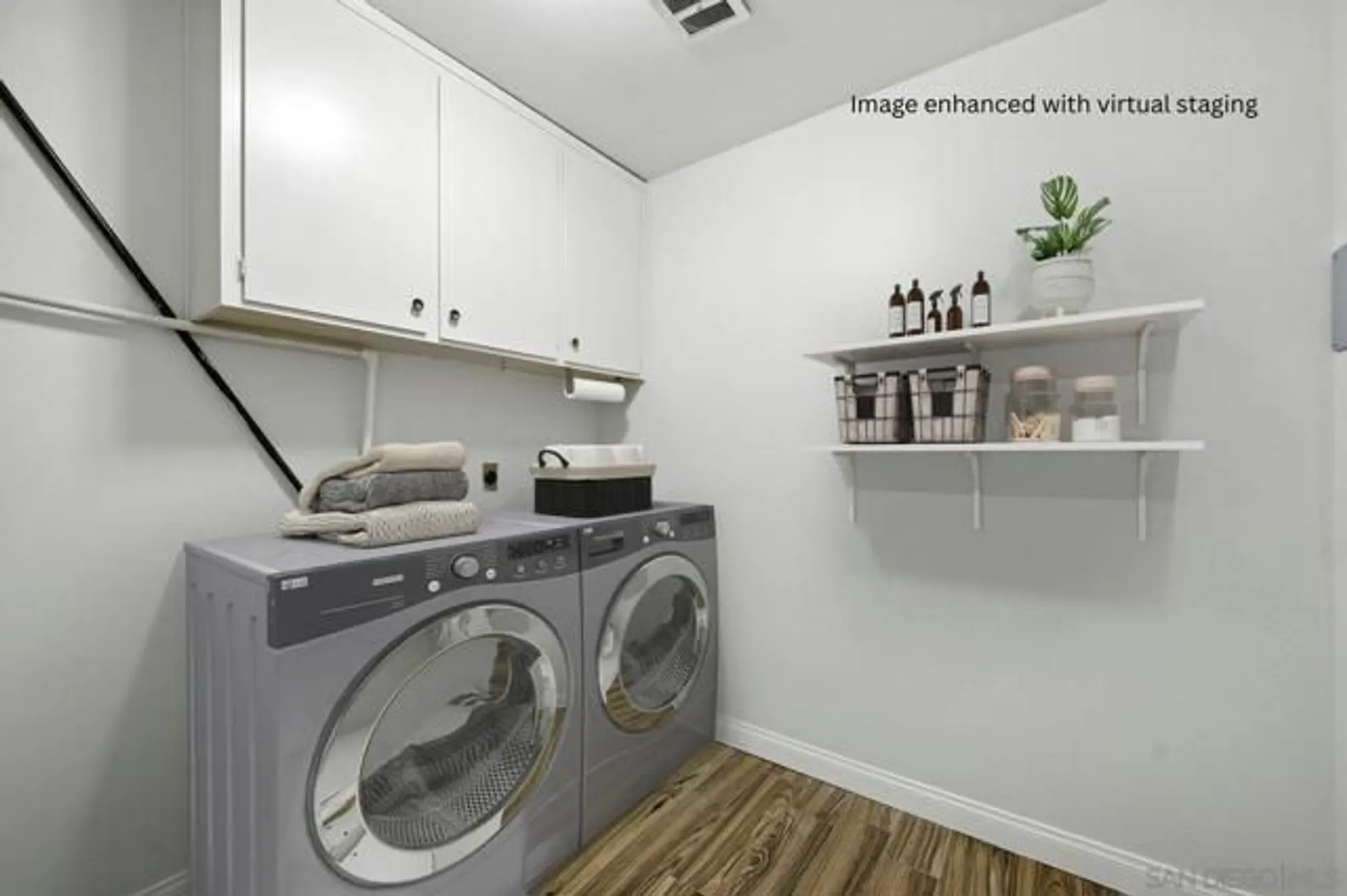 Property Slideshow image 4 of 35 | 16660 roca dr, San Diego, CA, 92128