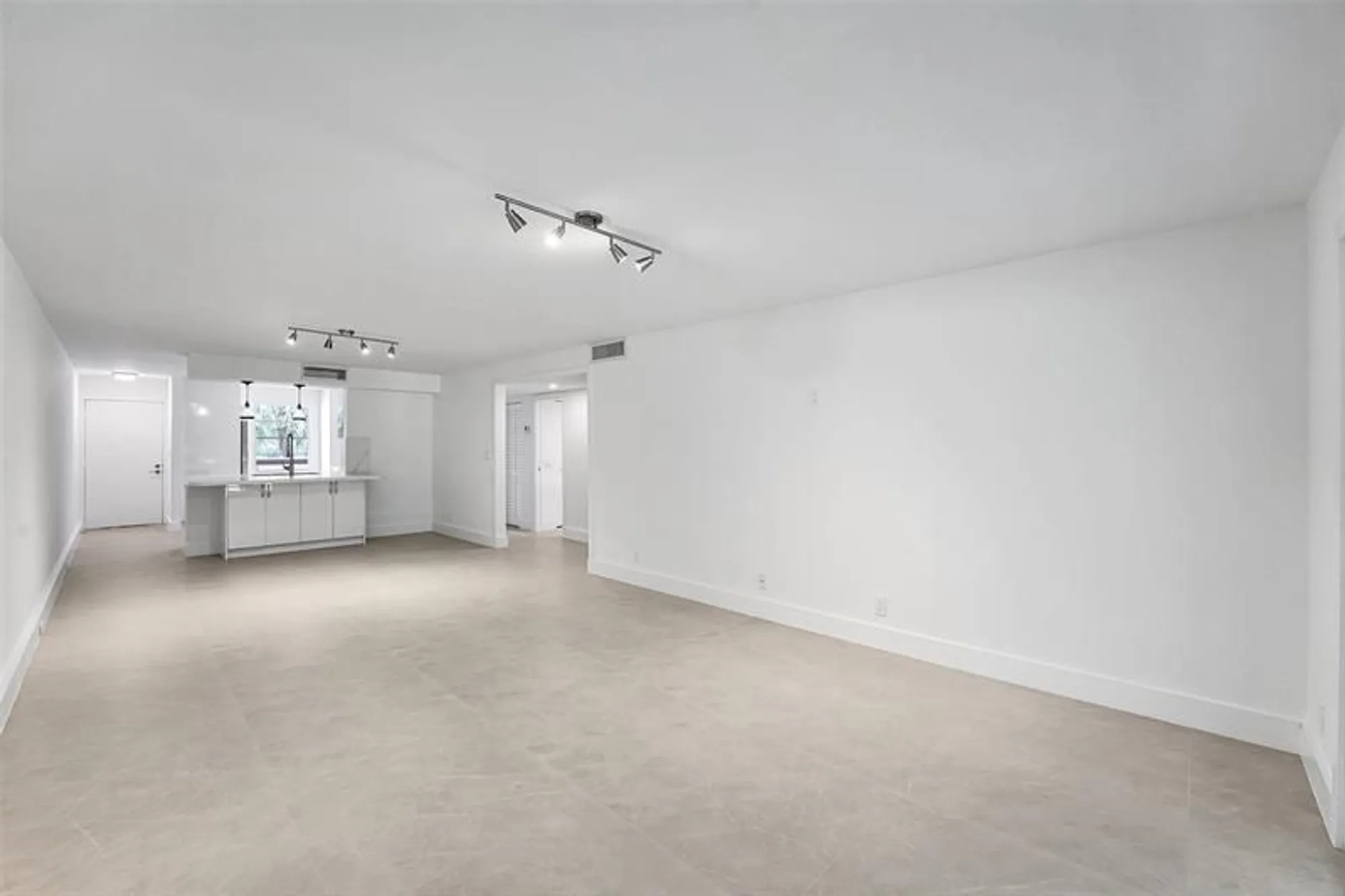 Property Slideshow image 12 of 27 | 3201 portofino pt c2, Coconut Creek, FL, 33066