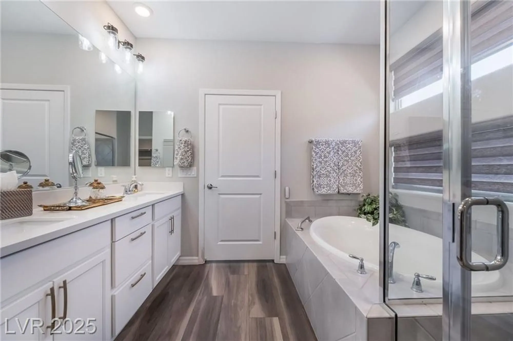 Property Slideshow image 26 of 44 | 15 arid crest ave, Henderson, NV, 89011