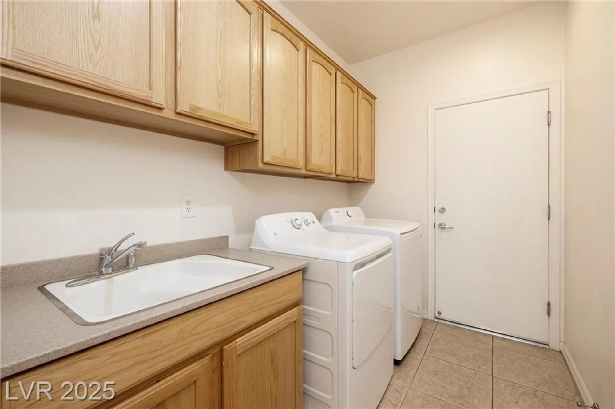 Property Slideshow image 20 of 37 | 2131 waterton rivers dr, Henderson, NV, 89044