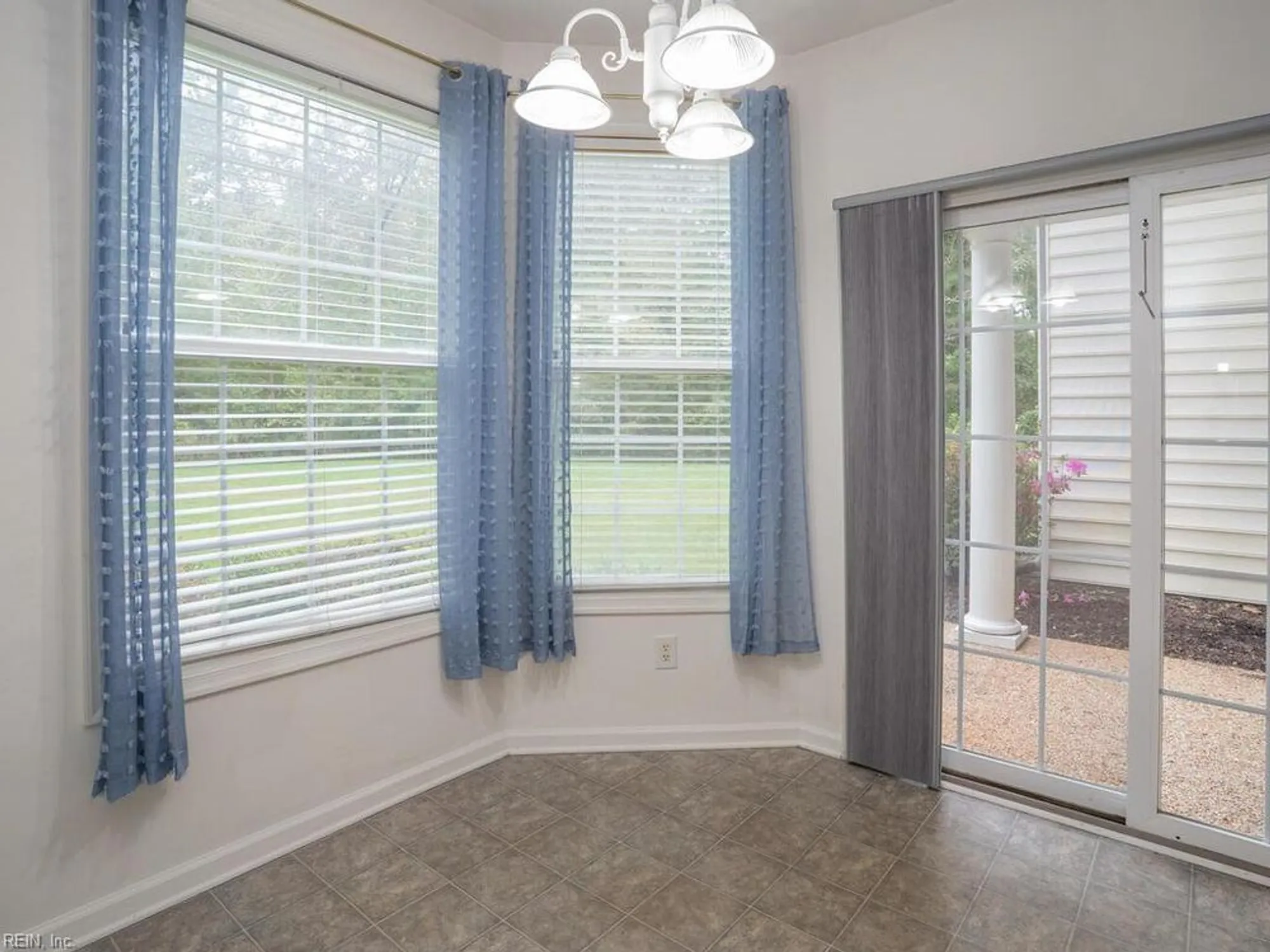 Property Slideshow image 21 of 36 | 2849 majestic oak ct, Virginia Beach, VA, 23456