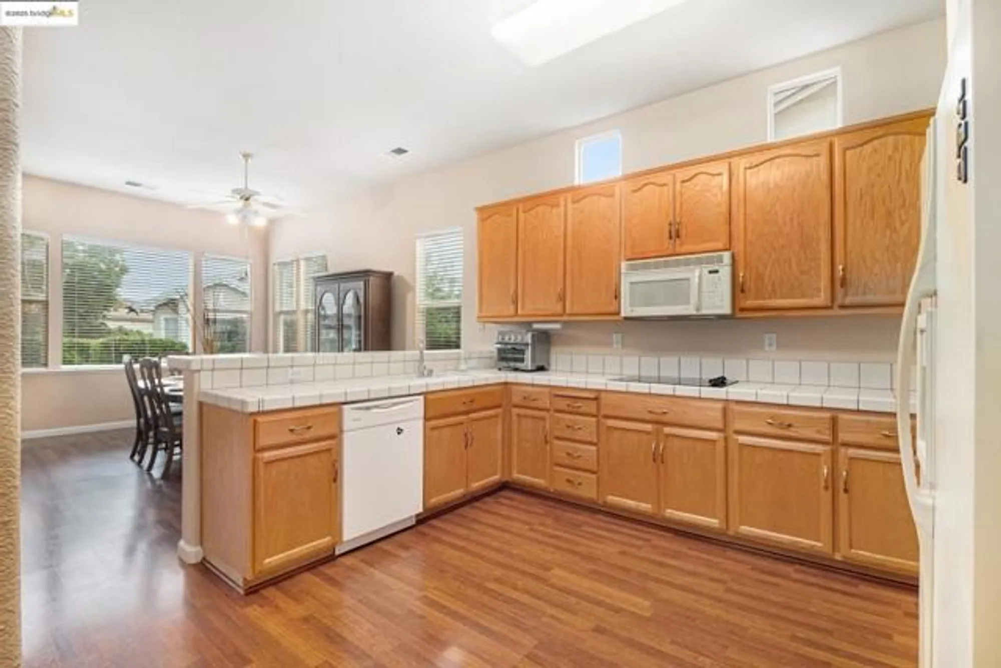 Property Slideshow image 12 of 40 | 1951 desert gold pl, Brentwood, CA, 94513