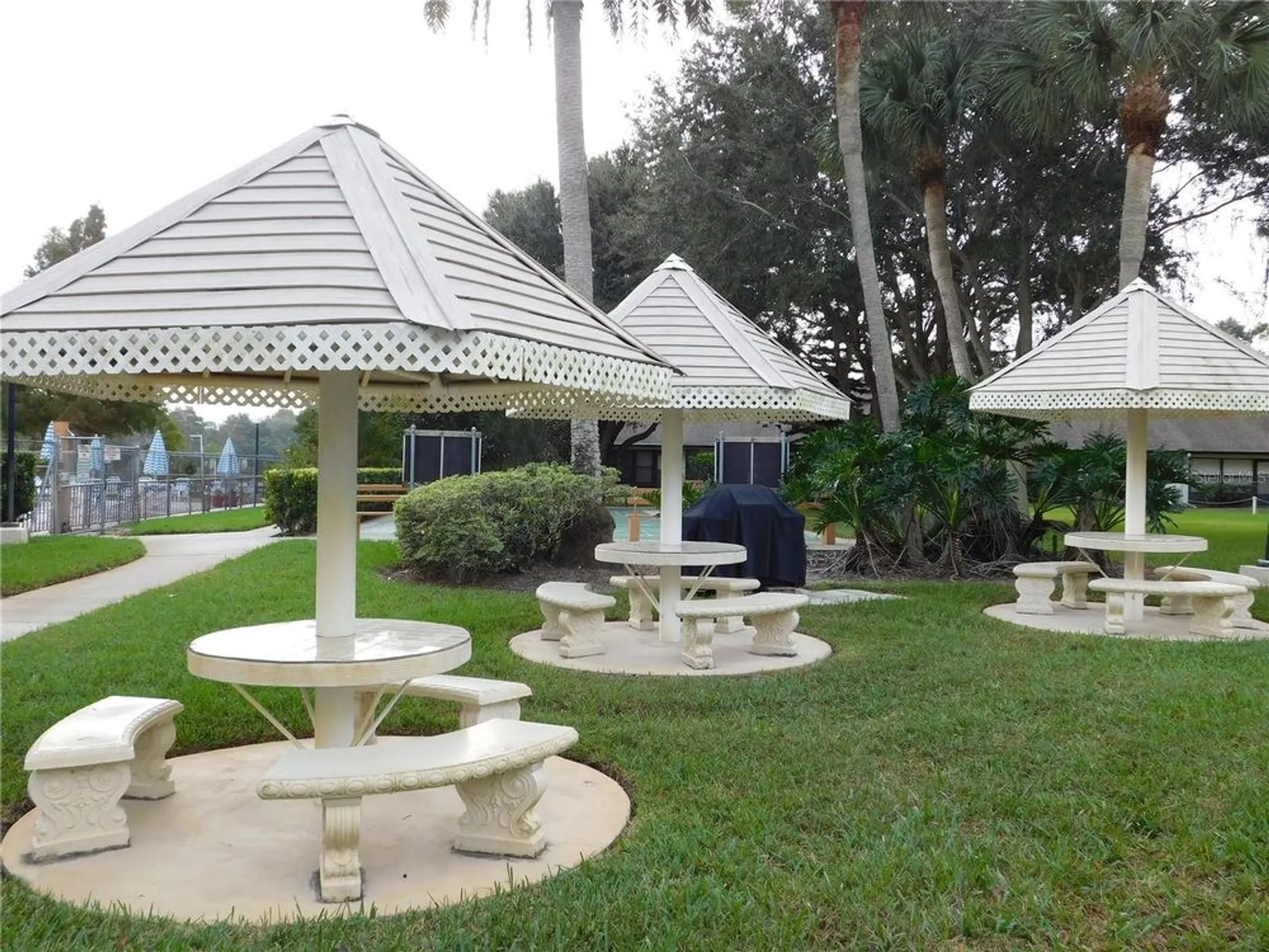 Property Slideshow image 26 of 28 | 2541 laurelwood dr # 8c, Clearwater, FL, 33763