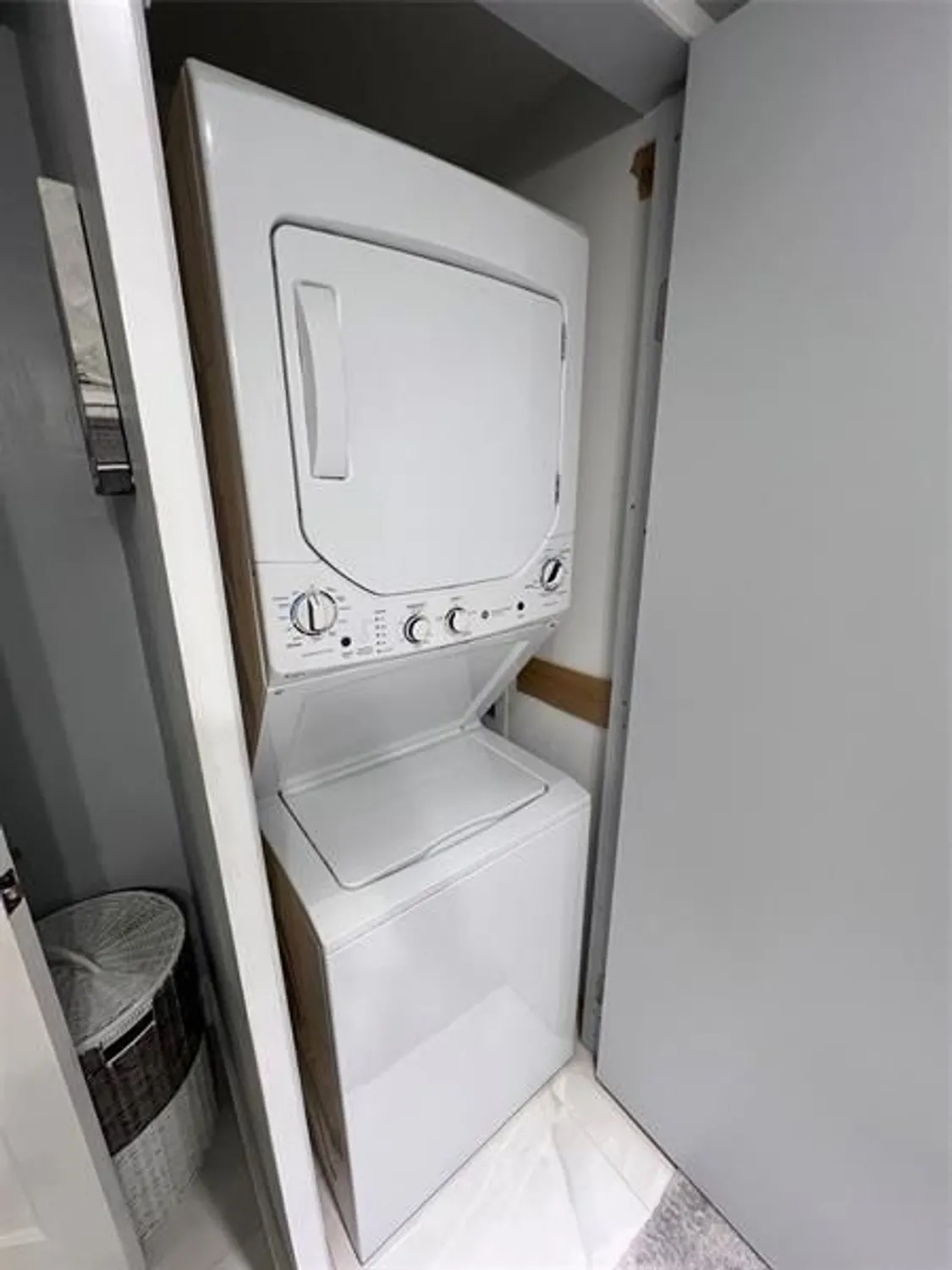 Property Slideshow image 31 of 42 | 21215 lago cir f, Boca Raton, FL, 33433