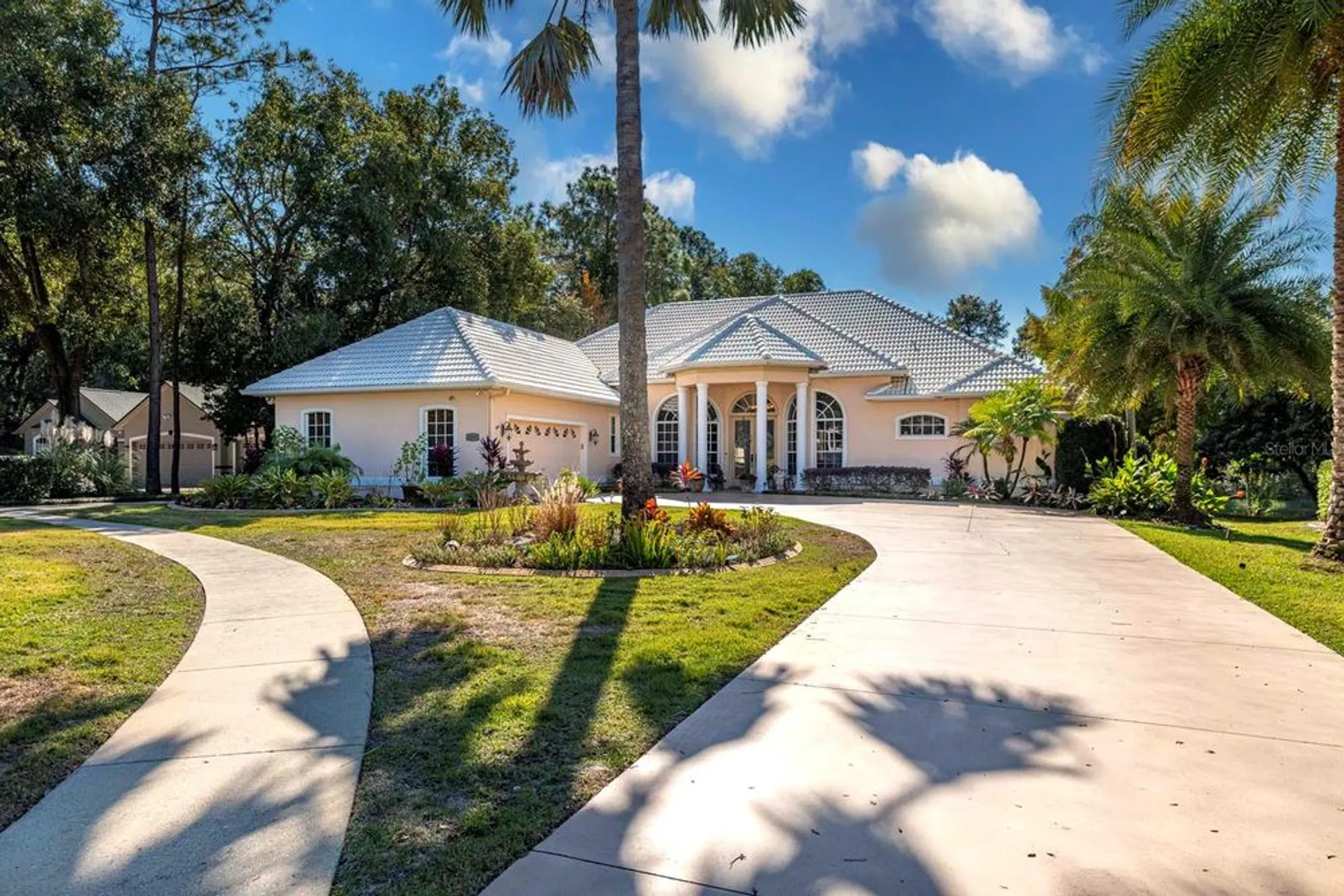 Property Slideshow image 2 of 64 | 5061 greenbriar trl, Mount Dora, FL, 32757
