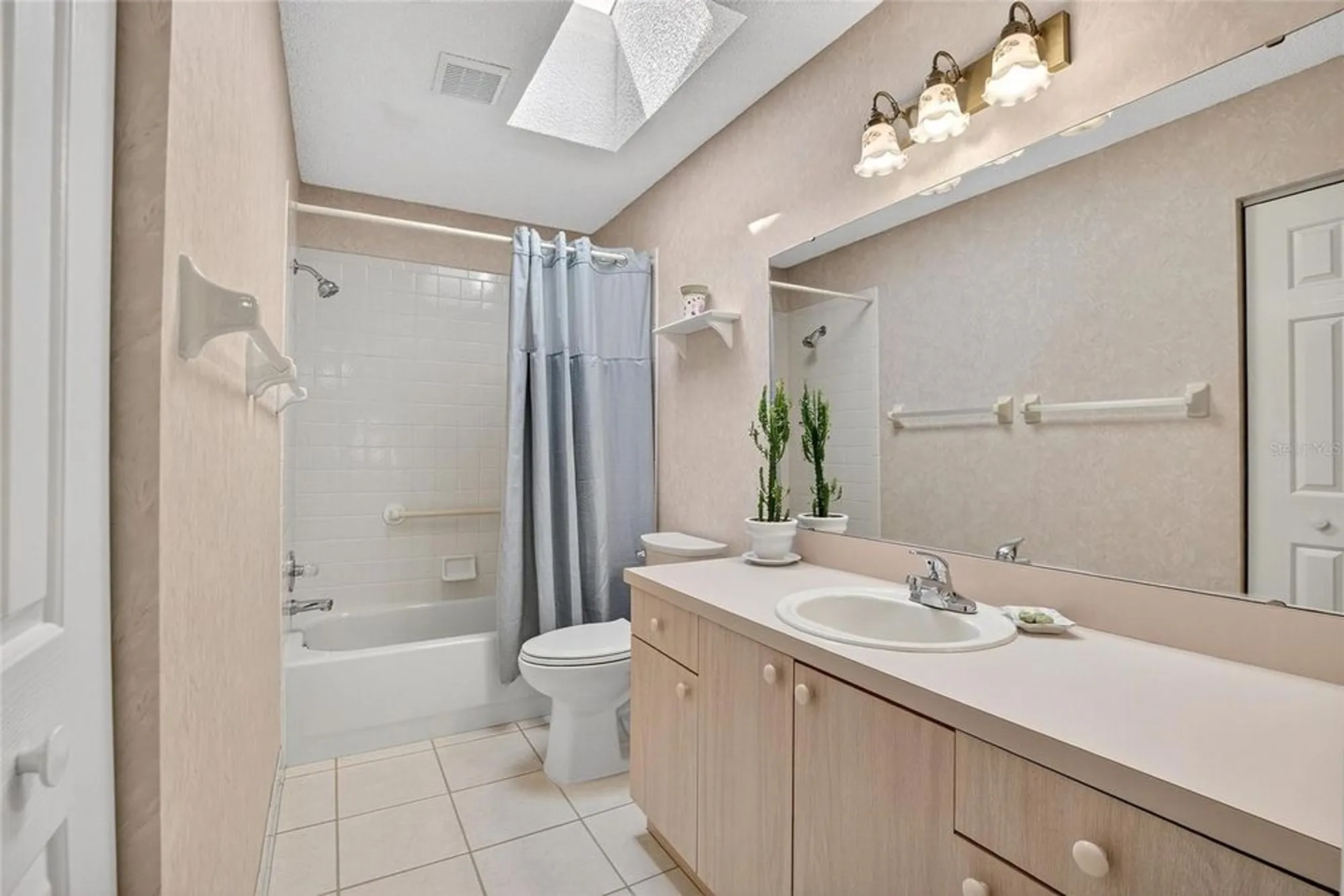 Property Slideshow image 40 of 71 | 6320 silver lakes dr, Lakeland, FL, 33810