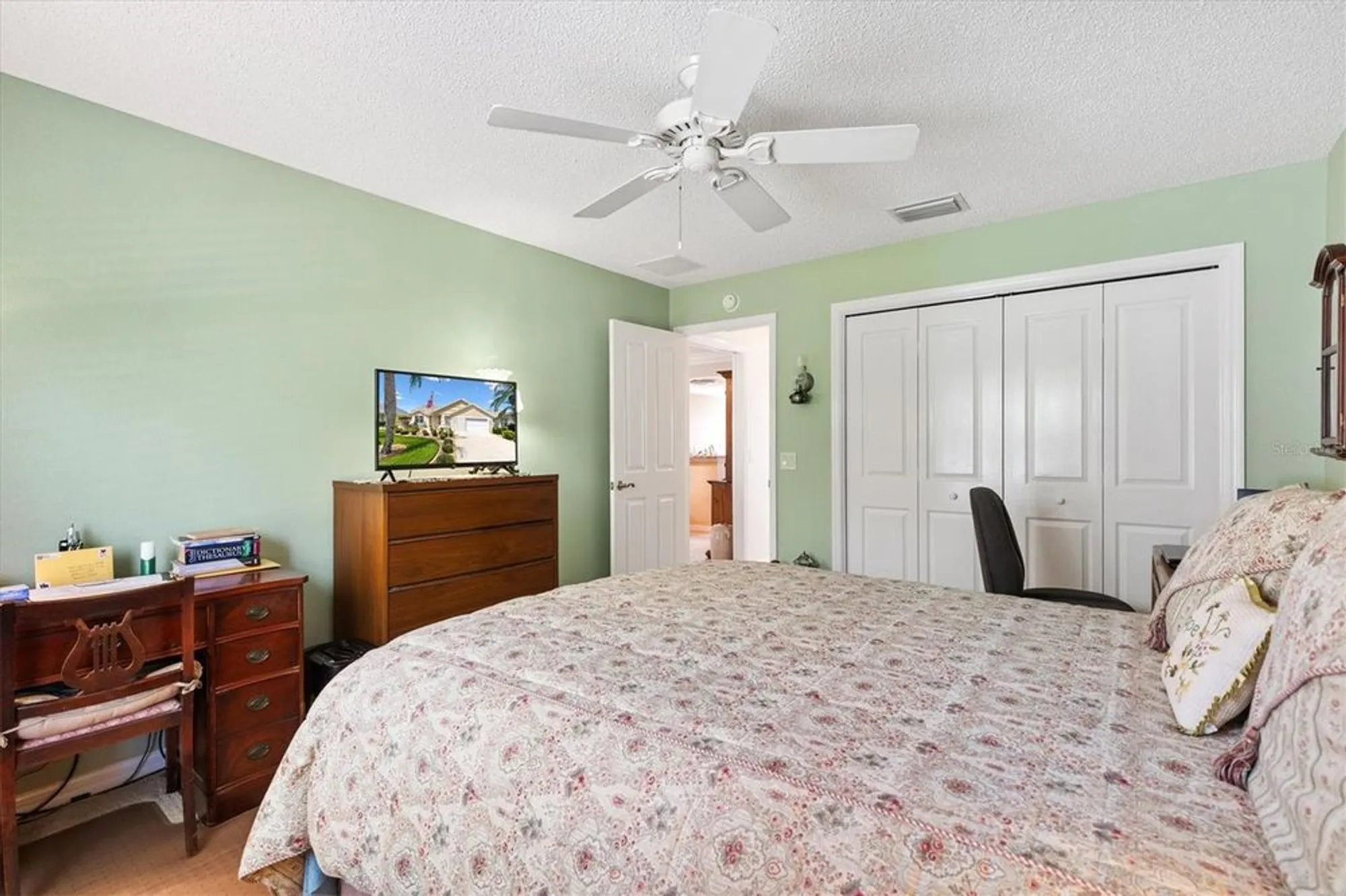 Property Slideshow image 24 of 43 | 1884 poppy cir, The Villages, FL, 32162