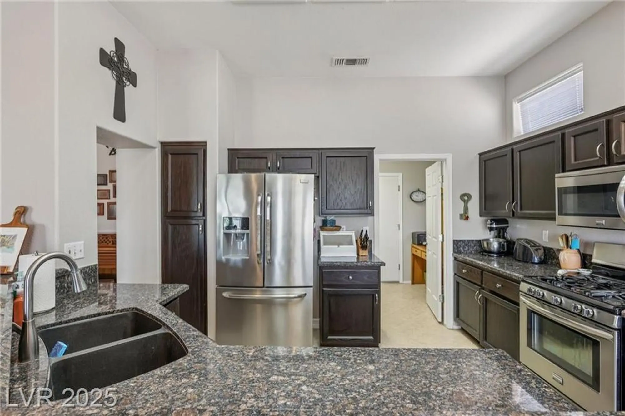 Property Slideshow image 24 of 56 | 10428 villa ridge dr, Las Vegas, NV, 89134