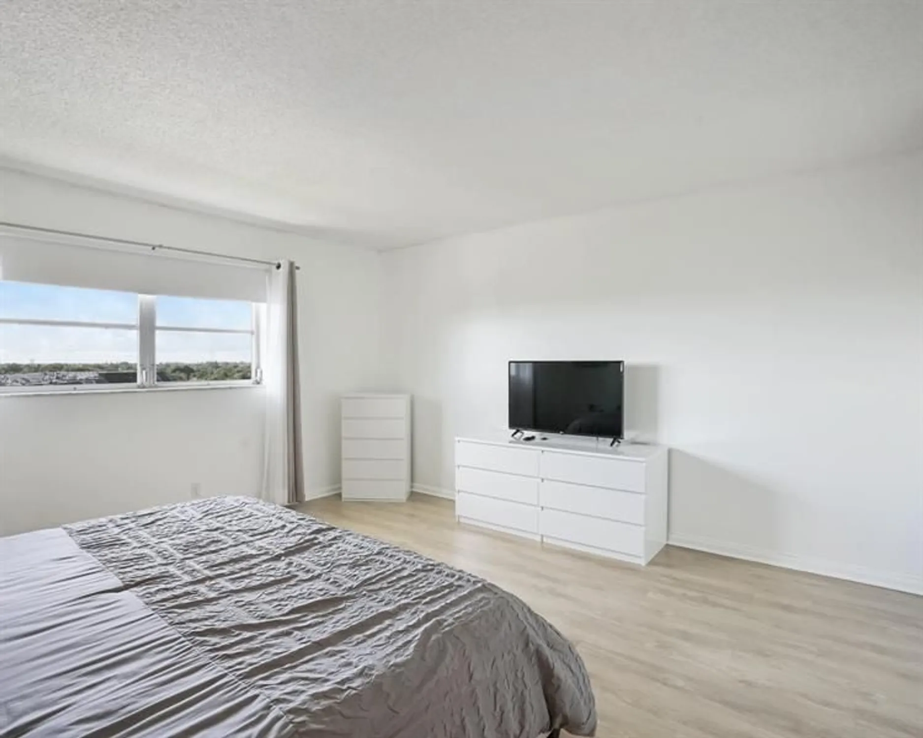 Property Slideshow image 14 of 21 | 4751 nw 21st st apt 604, Lauderhill, FL, 33313