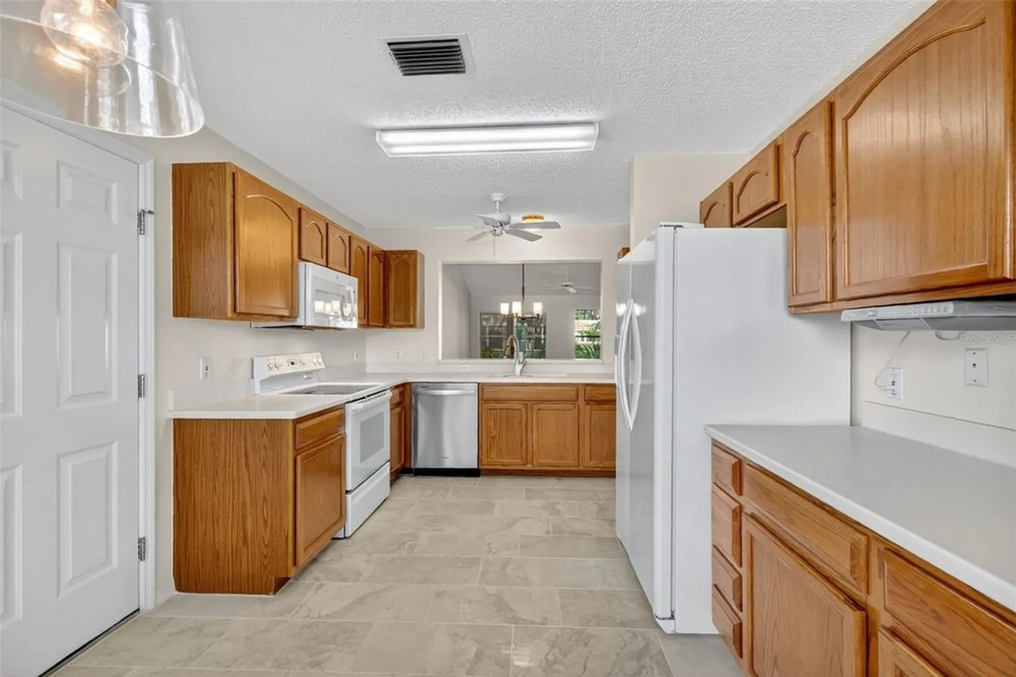 Property Slideshow image 10 of 40 | 604 juanita ct, The Villages, FL, 32159