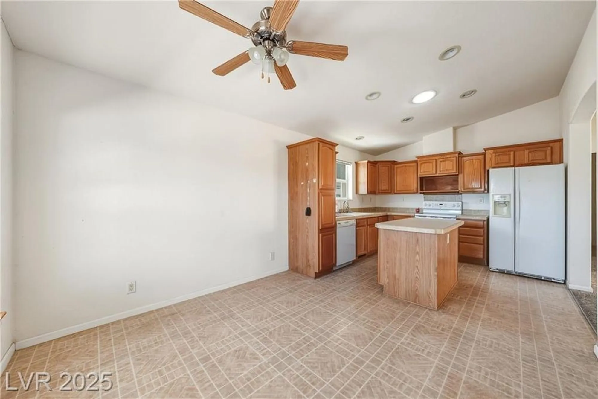 Property Slideshow image 8 of 27 | 380 bel air ave, Pahrump, NV, 89048